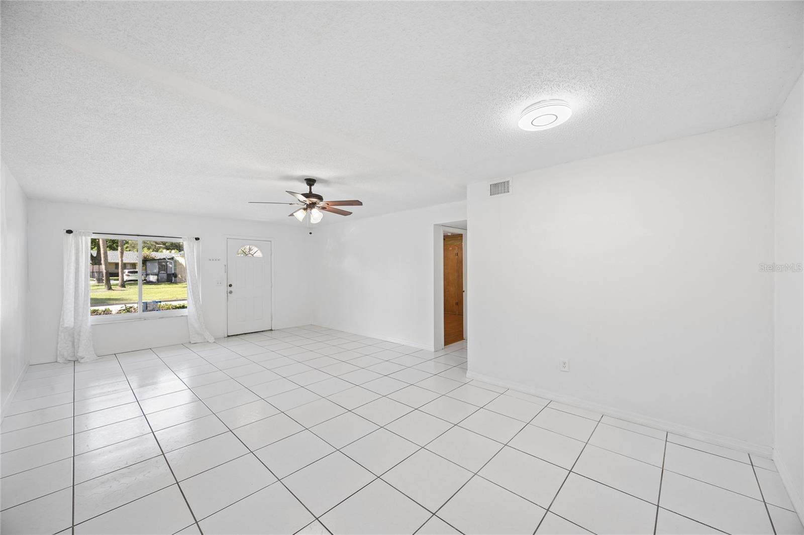 725 NORTHLAKE BOULEVARD 10