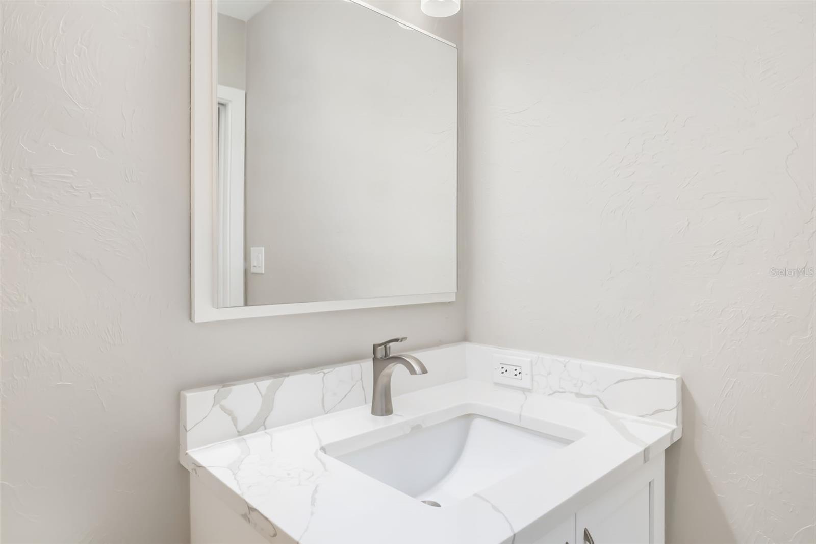 SAINT ARMANDS DIV JOHN RINGLING ESTATES - Residential