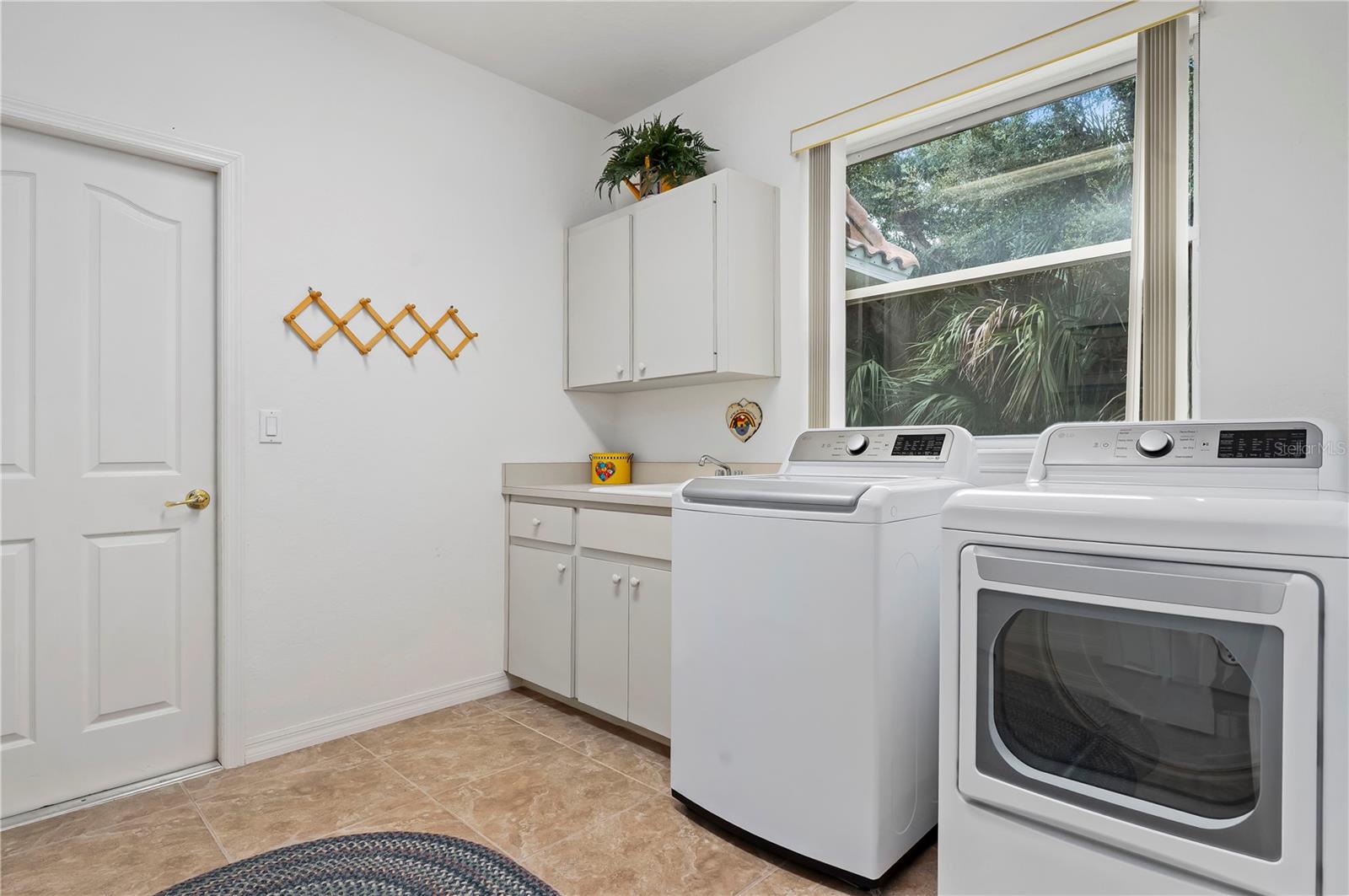 SOUTH TURN - Residential