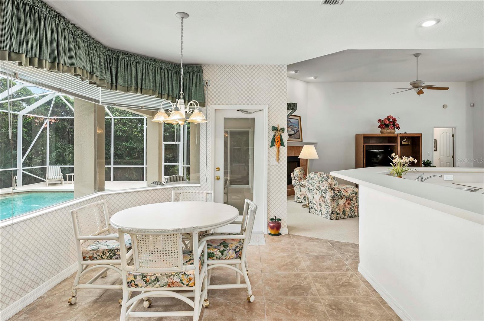 SOUTH TURN - Residential