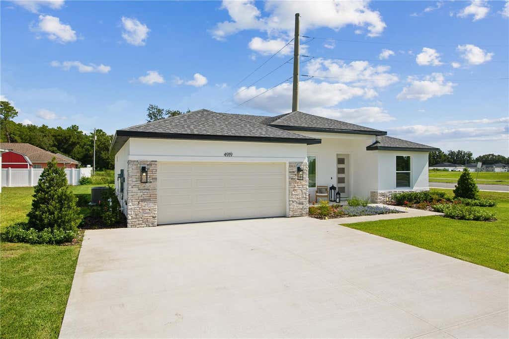 Photo of 17 Bonnie Lane, Palm Coast, FL 32137 (MLS # FC320877)