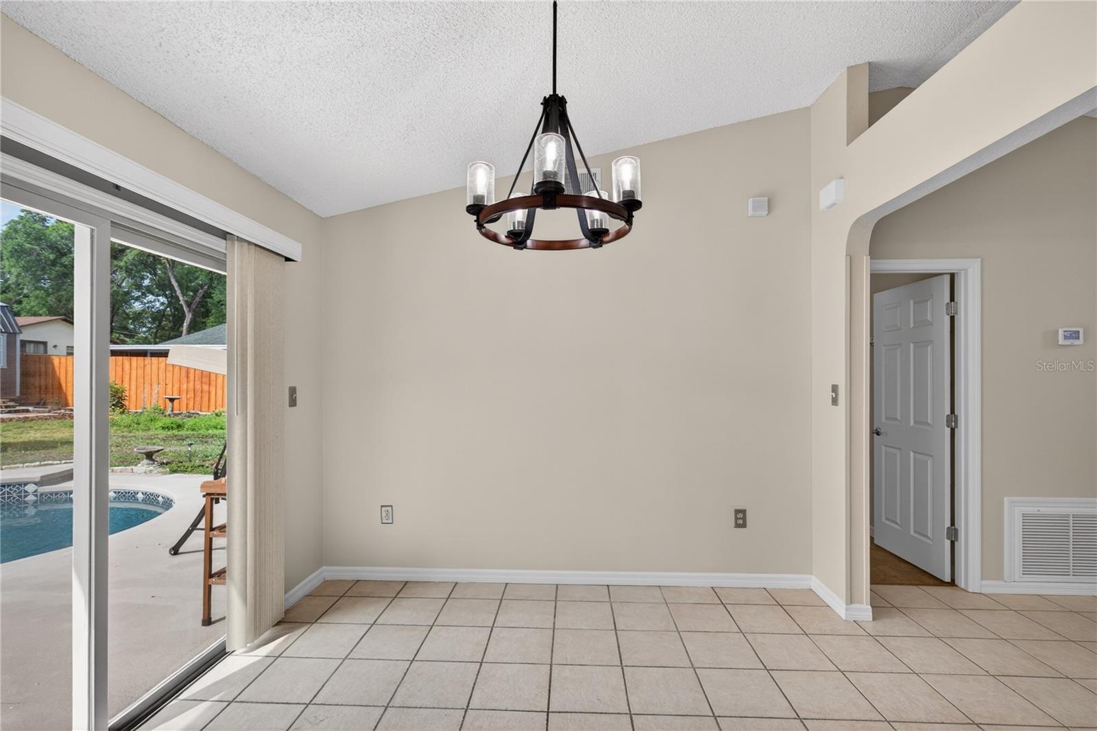 MOUNT PLYMOUTH - Residential