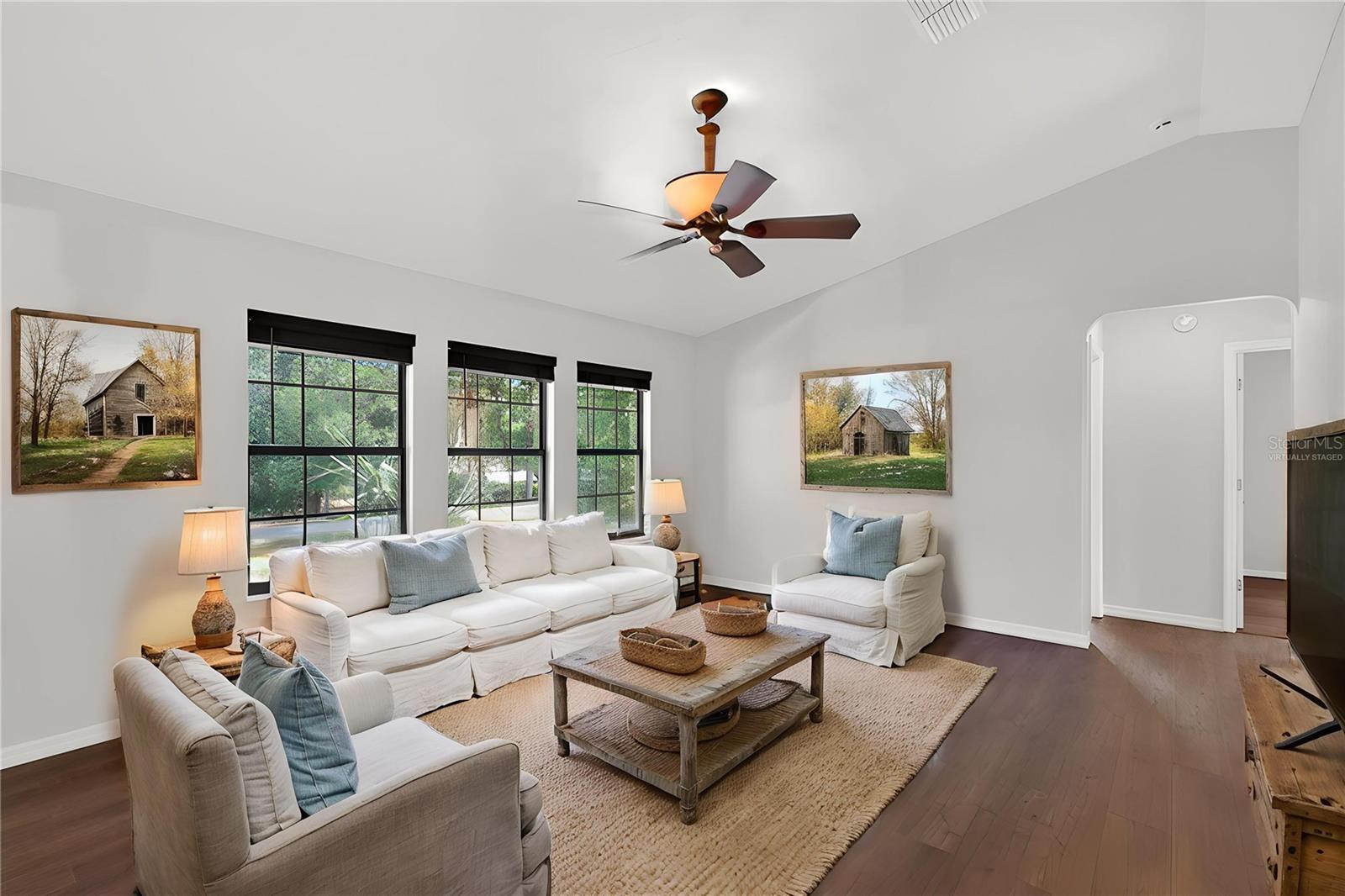 MOUNT PLYMOUTH - Residential