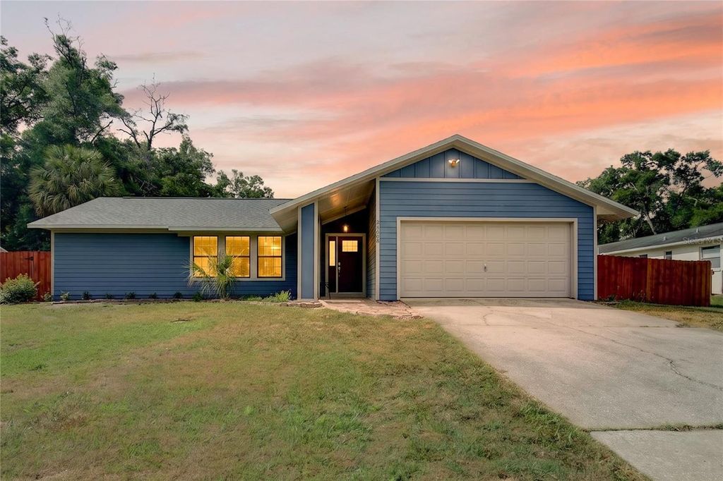 Photo of 25302 Glen Eagles St, Sorrento, FL 32776 (MLS # G5111656)