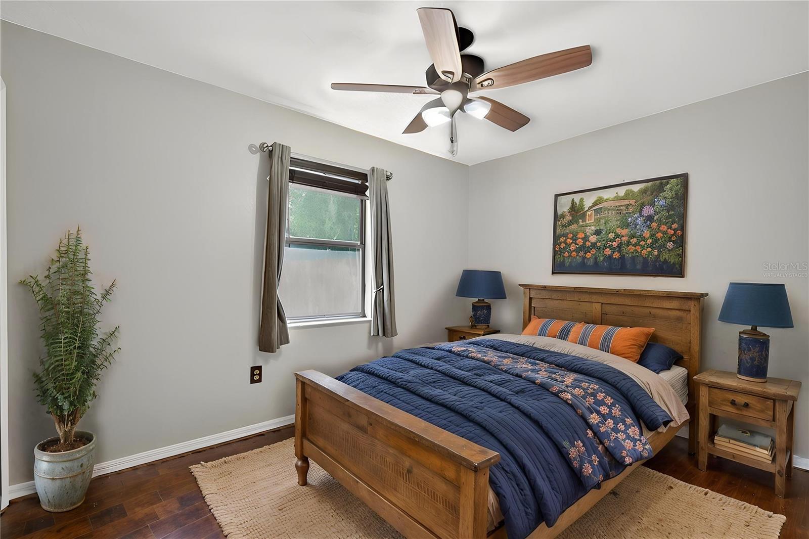 MOUNT PLYMOUTH - Residential