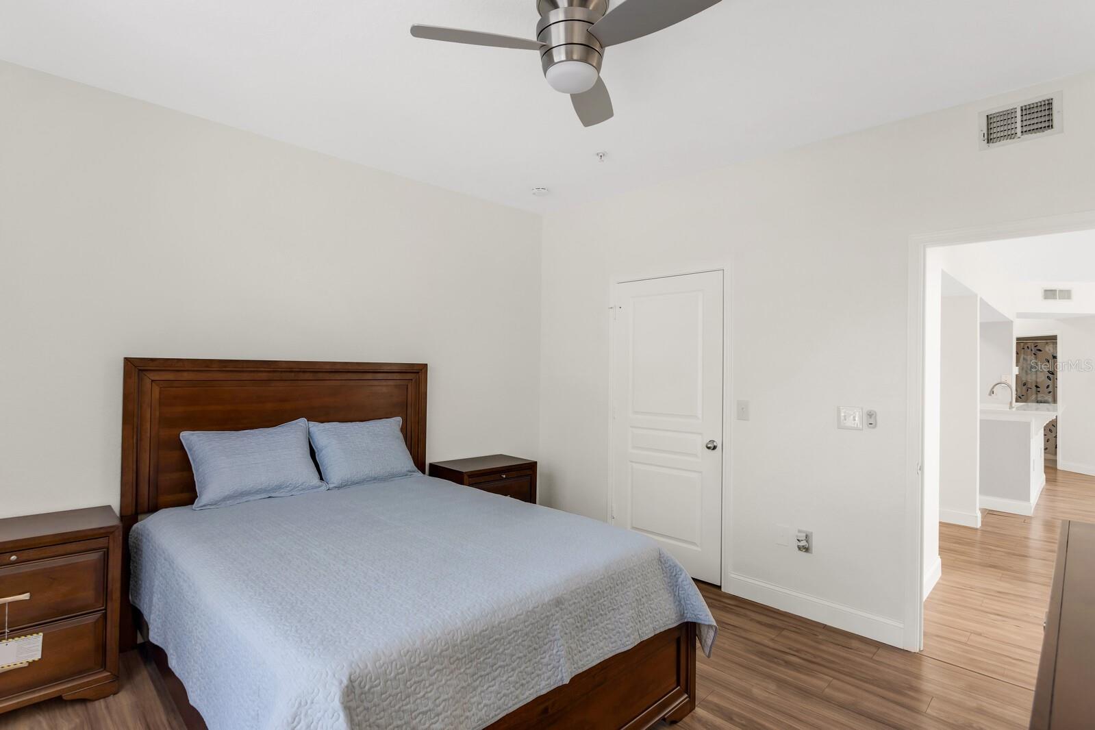 OXFORD PLACE AT TAMPA PALMS - Residential