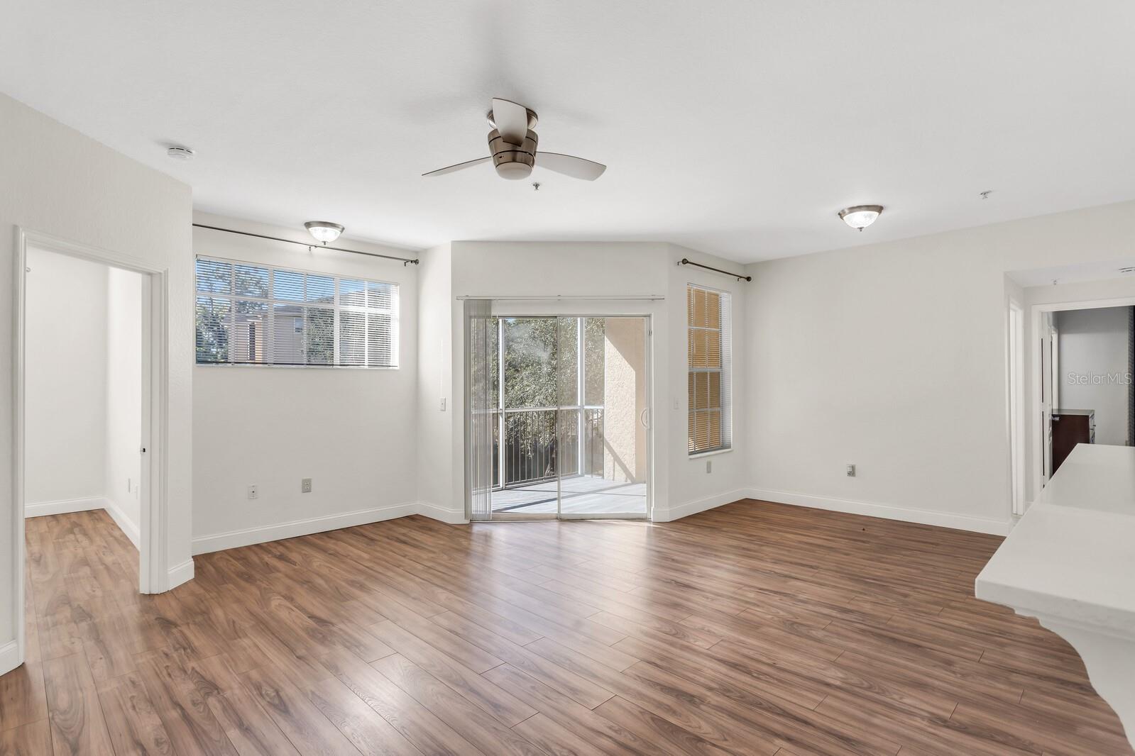 OXFORD PLACE AT TAMPA PALMS - Residential