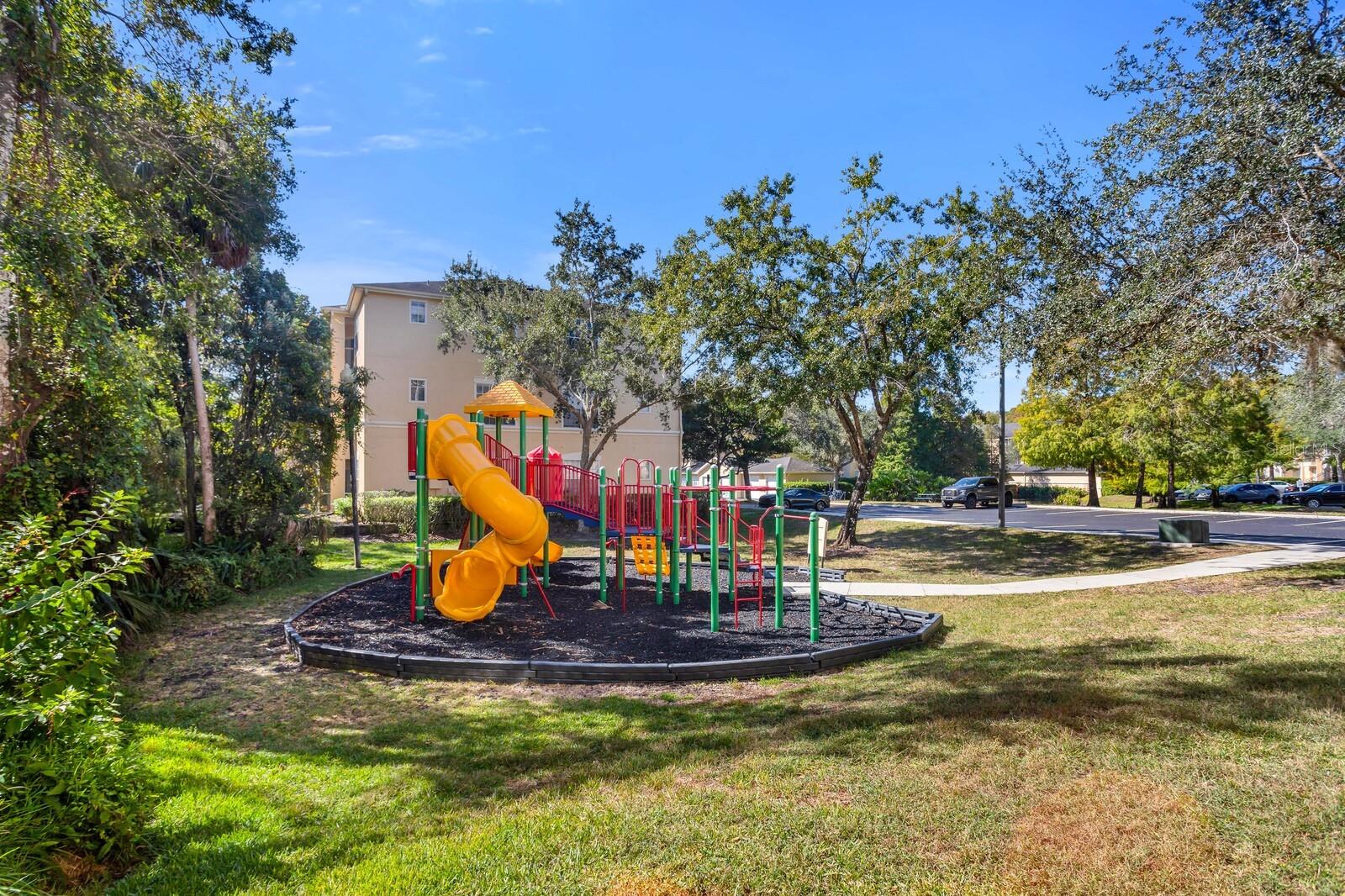 OXFORD PLACE AT TAMPA PALMS - Residential