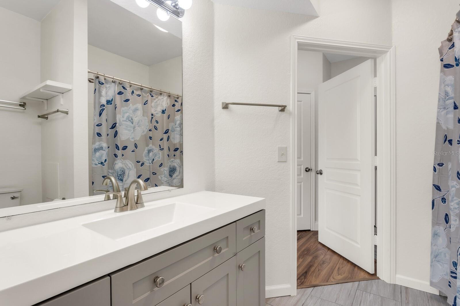 OXFORD PLACE AT TAMPA PALMS - Residential