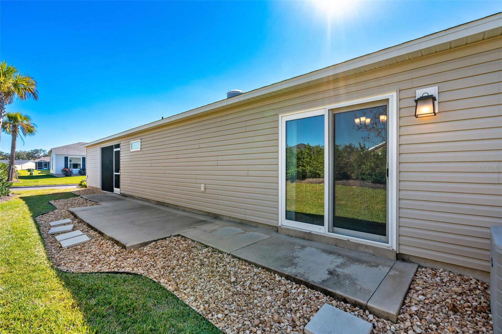 VILLAGES/SOUTHERN OAKS UN #107 - Residential