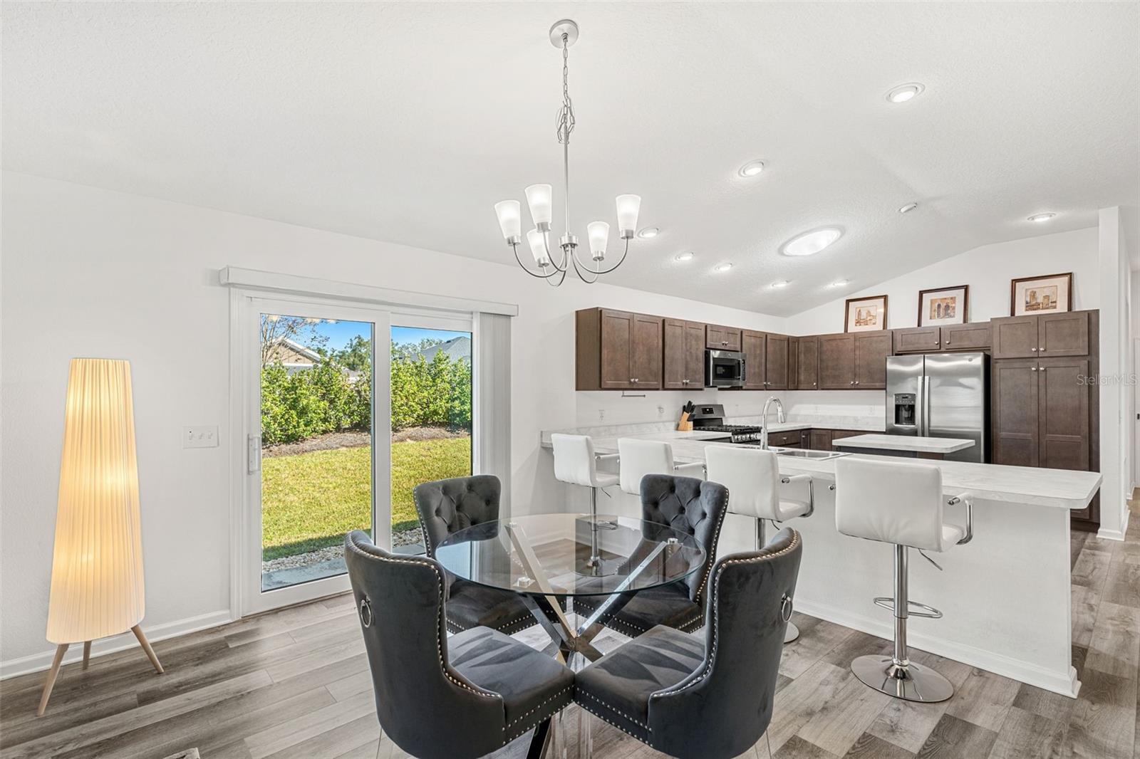 VILLAGES/SOUTHERN OAKS UN #107 - Residential