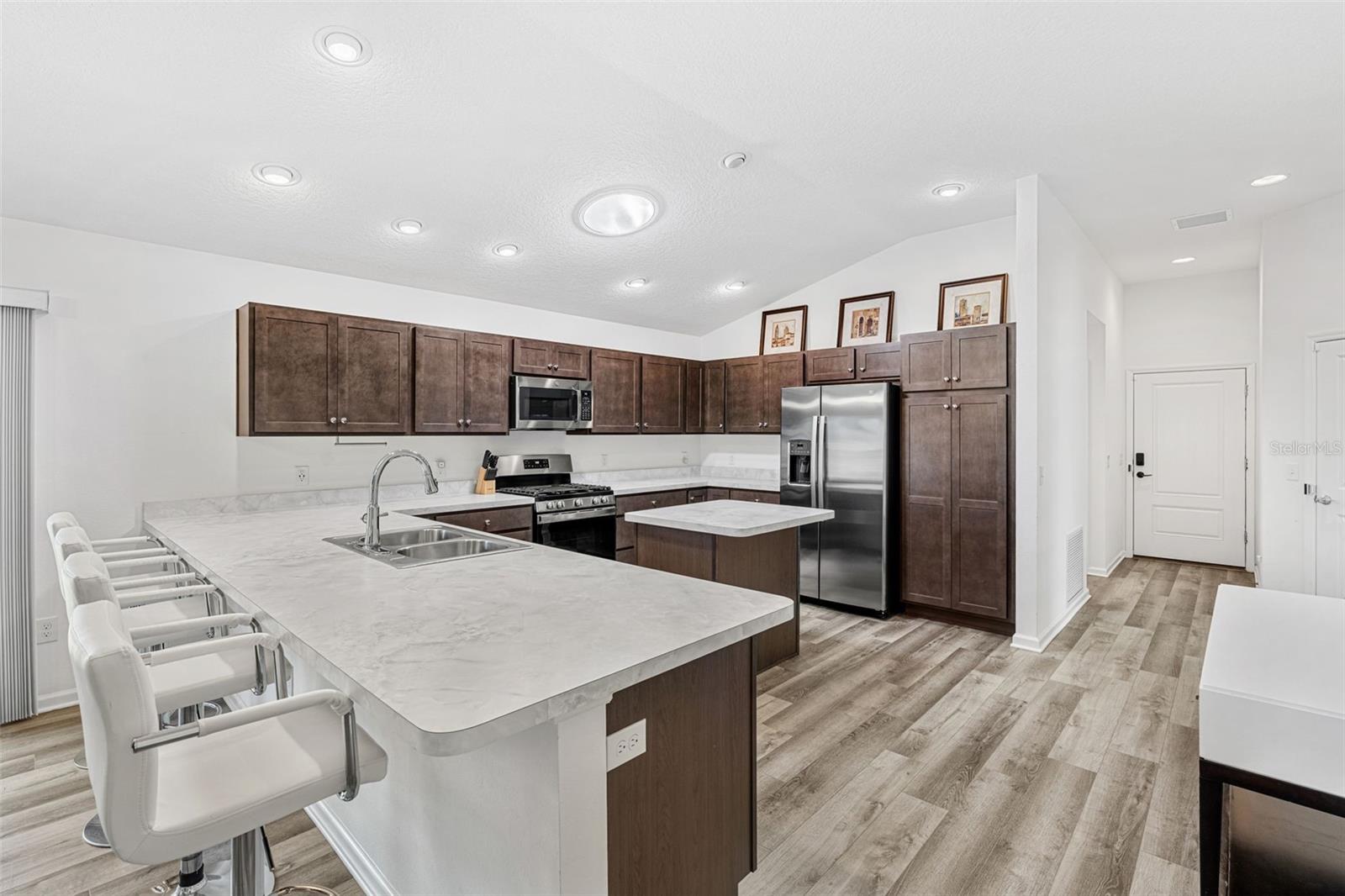 VILLAGES/SOUTHERN OAKS UN #107 - Residential