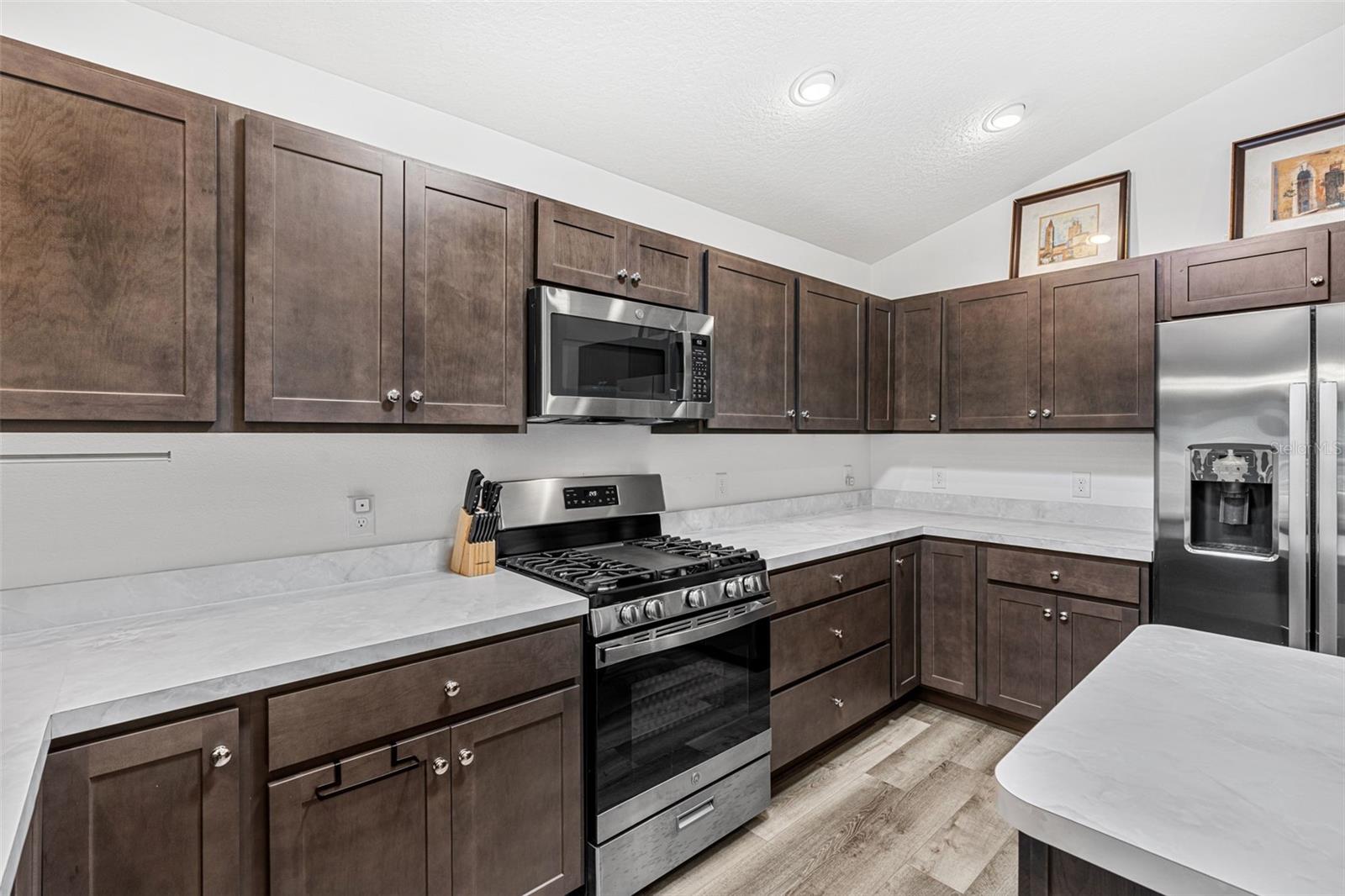 VILLAGES/SOUTHERN OAKS UN #107 - Residential