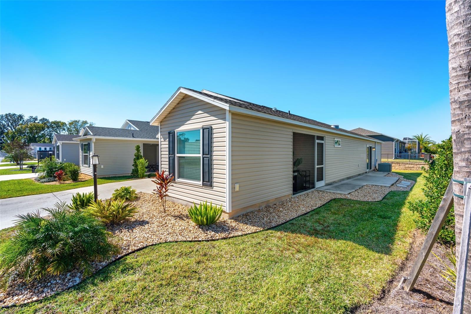 VILLAGES/SOUTHERN OAKS UN #107 - Residential