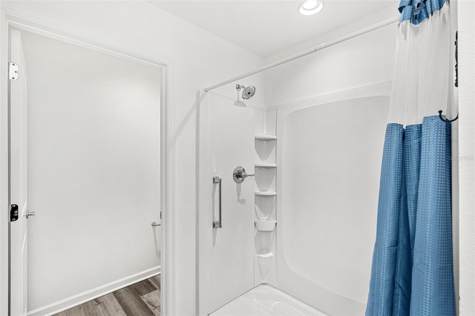 VILLAGES/SOUTHERN OAKS UN #107 - Residential