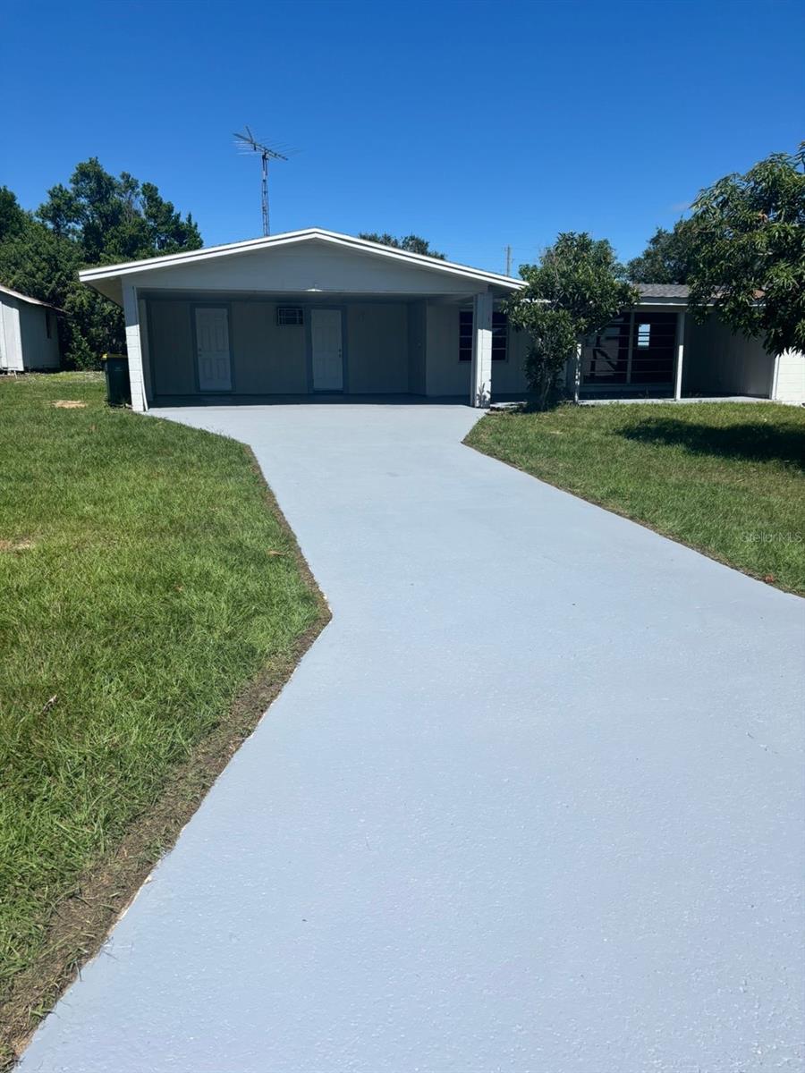 AVON PARK LAKES - Residential