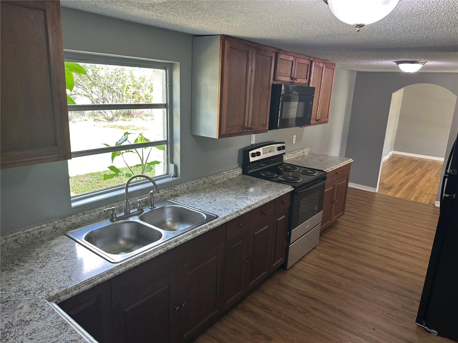 AVON PARK LAKES - Residential