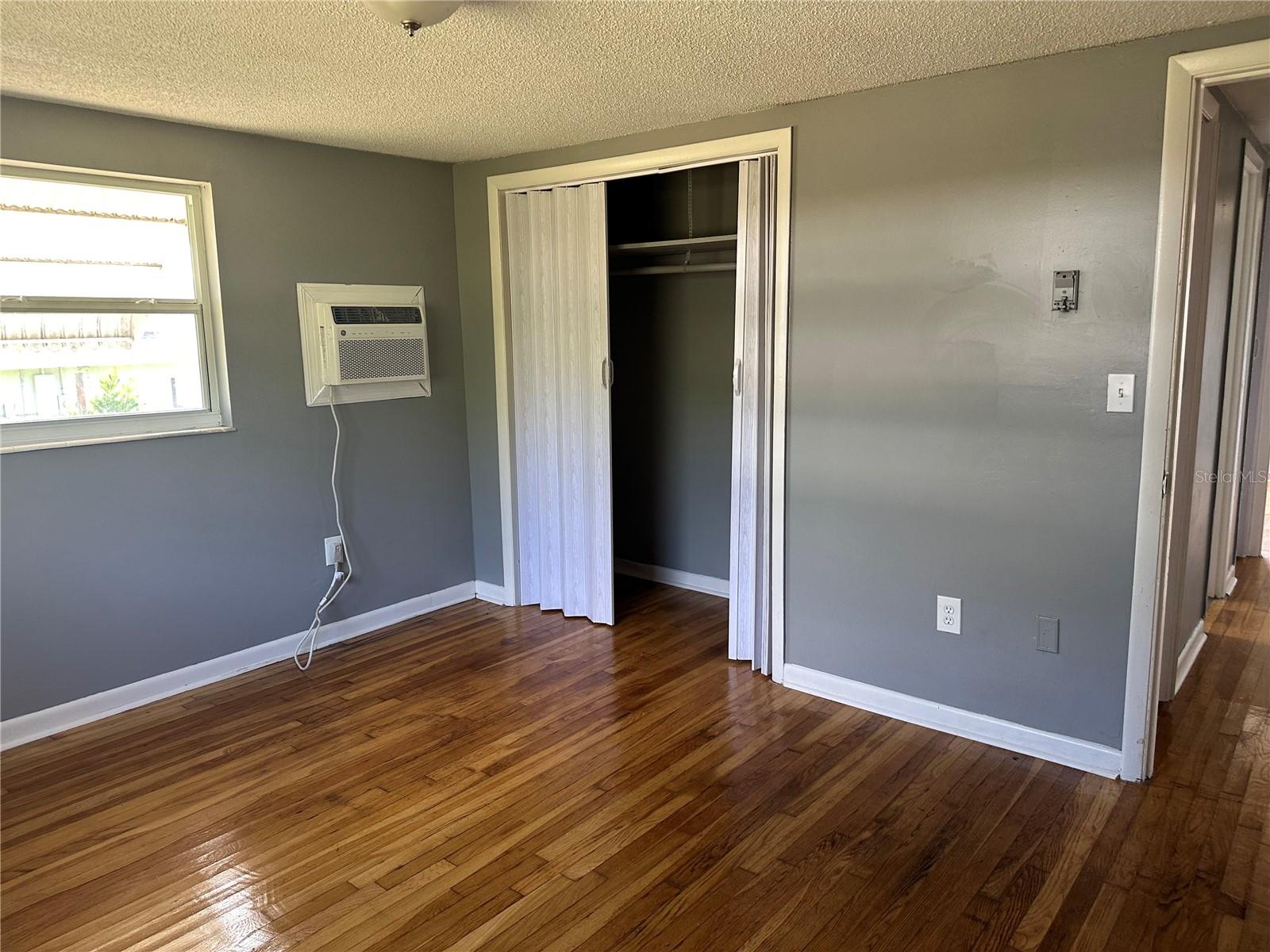 AVON PARK LAKES - Residential