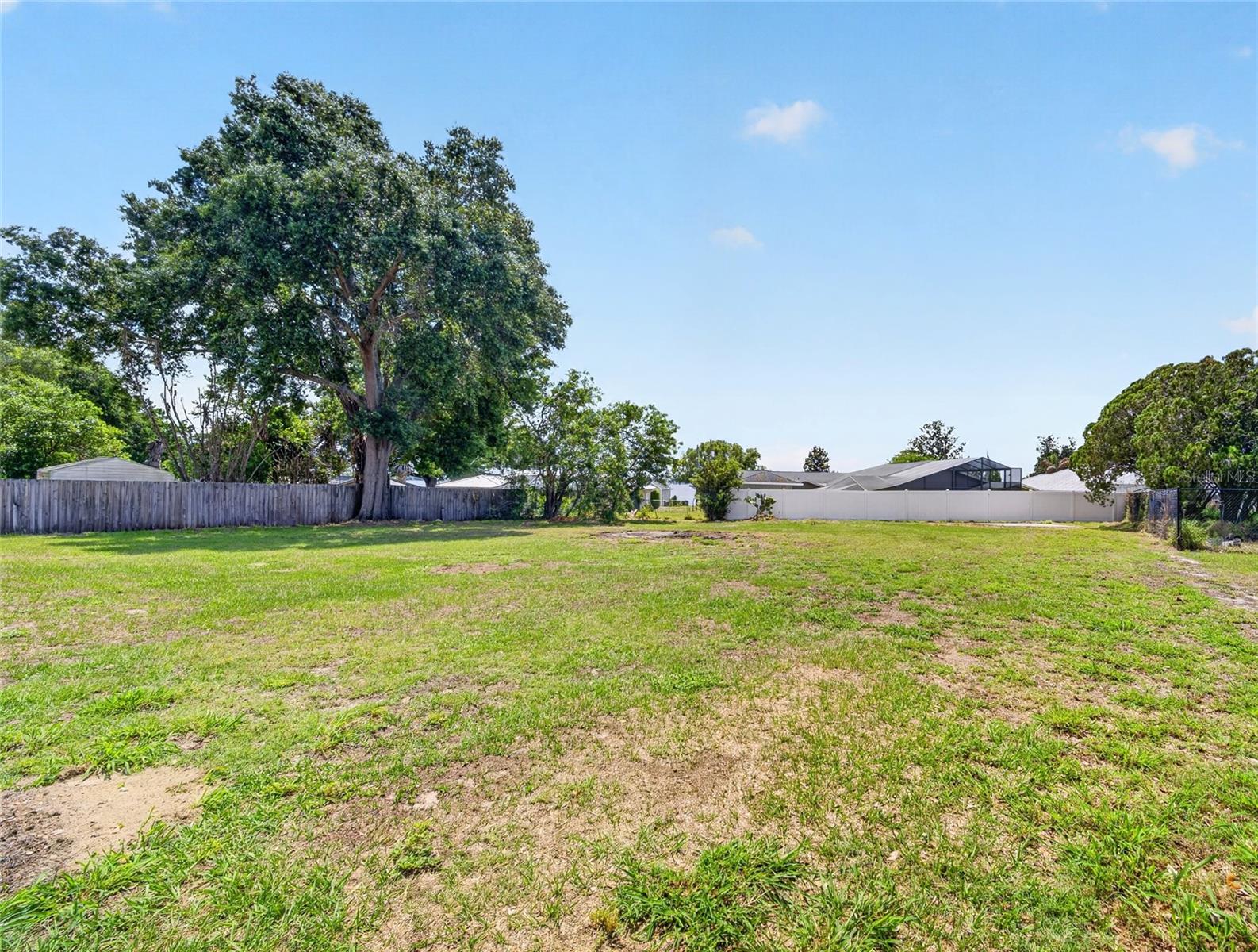 LAKE WINTERSET ACRES - Residential