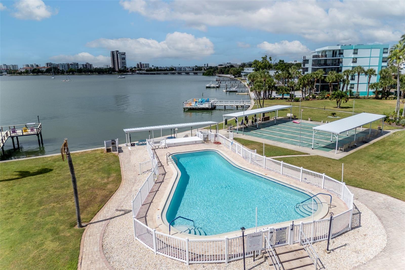 SHORE PLAZA BLDG - Residential