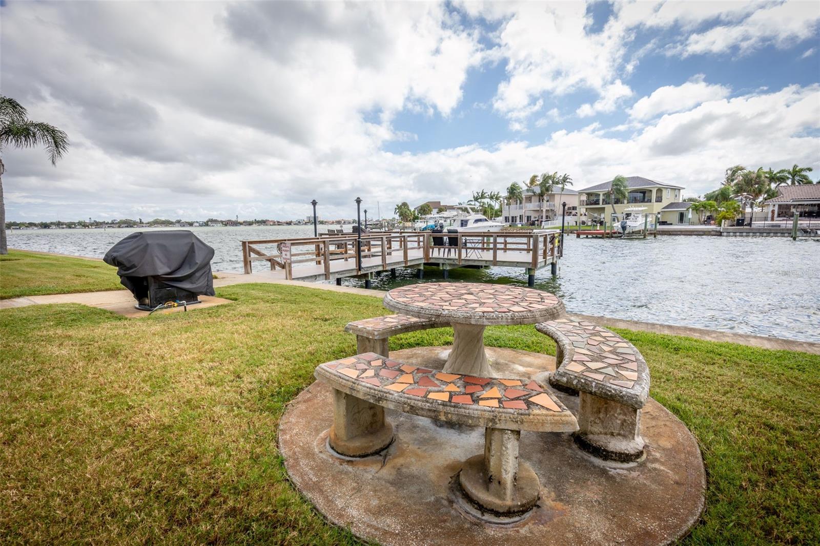 SHORE PLAZA BLDG - Residential