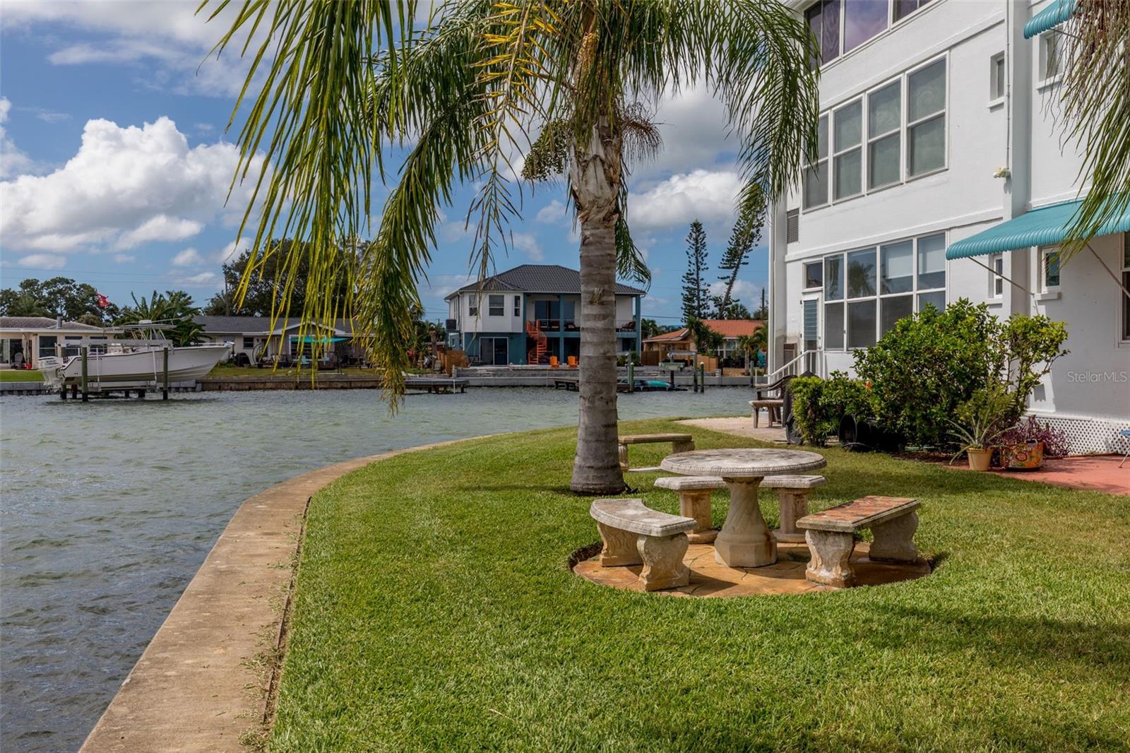 SHORE PLAZA BLDG - Residential