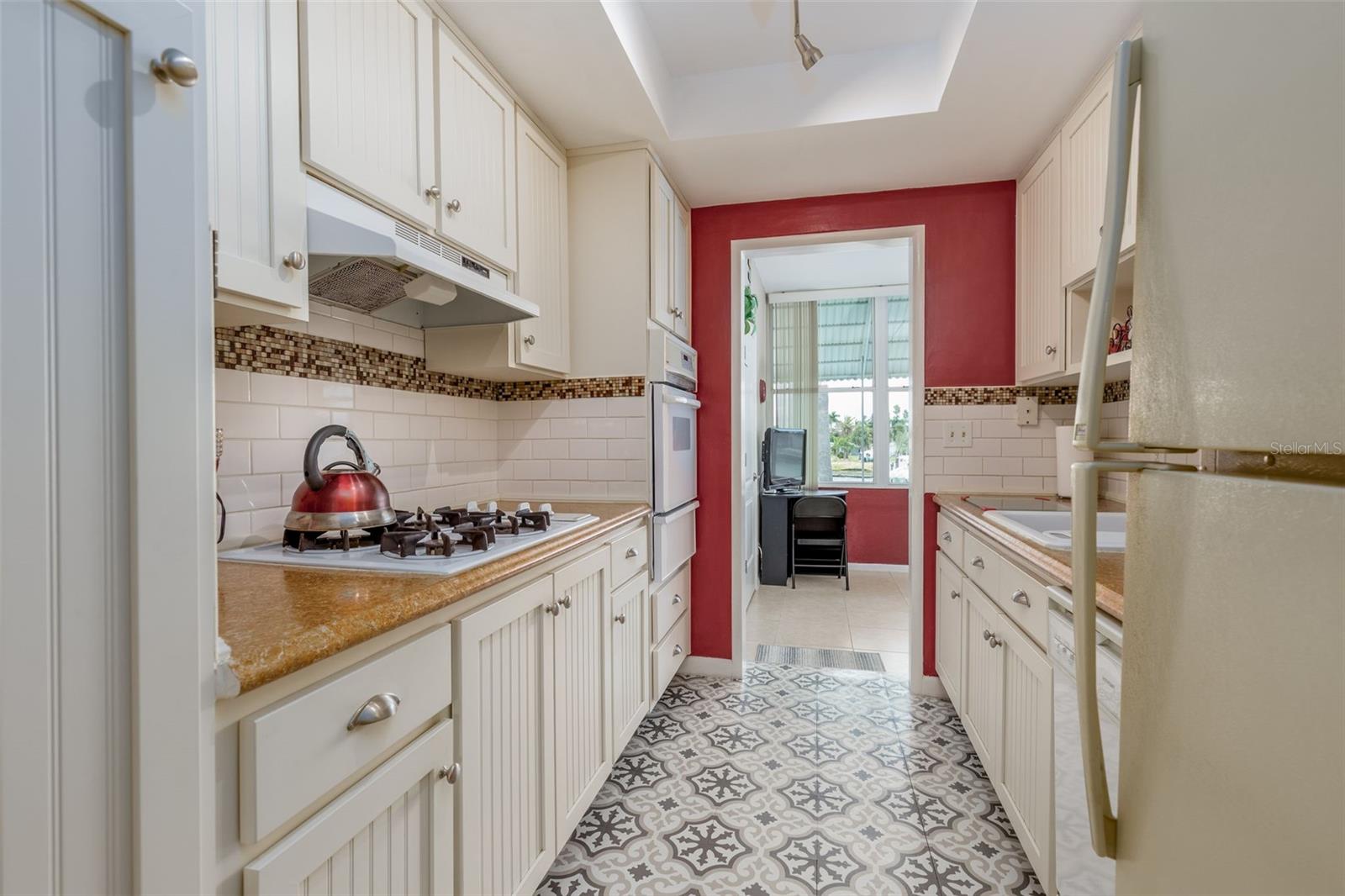 SHORE PLAZA BLDG - Residential