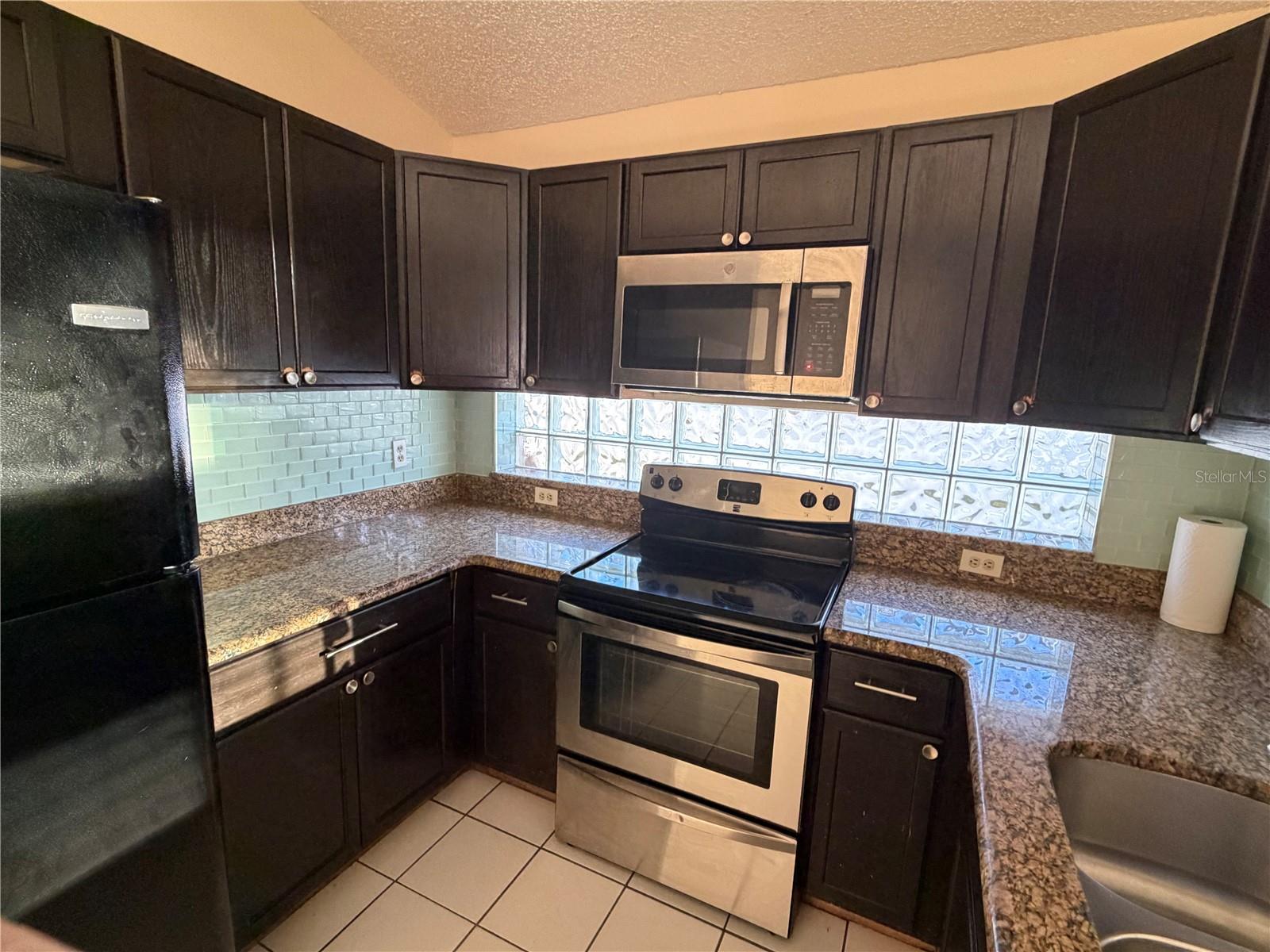 SUTTON RIDGE PH 03 - Residential