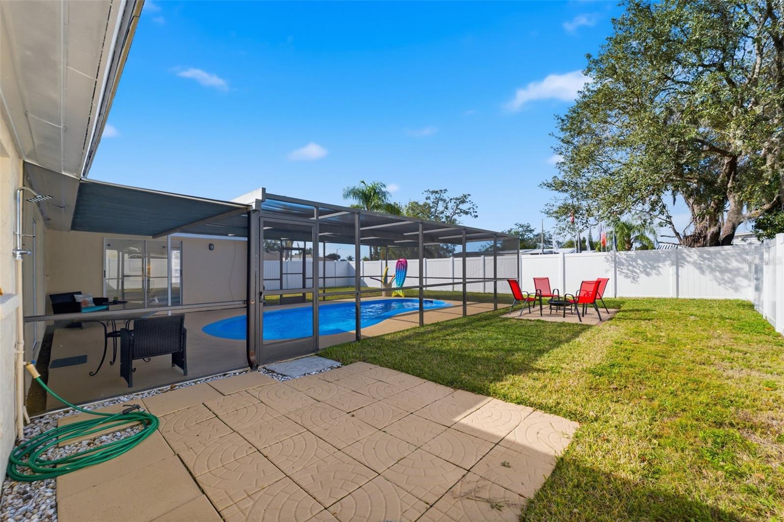 ALOHA GARDENS - Residential