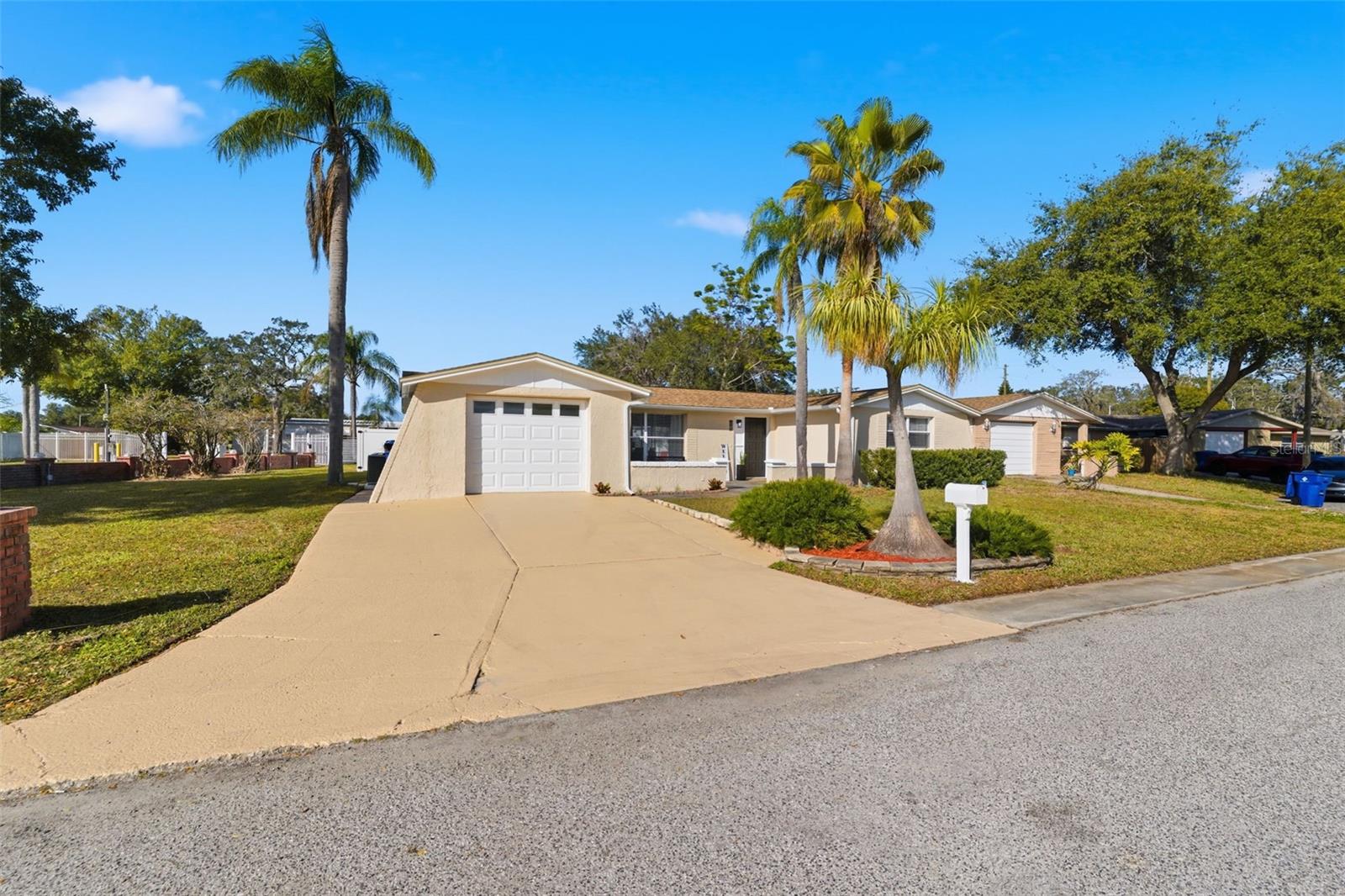 ALOHA GARDENS - Residential