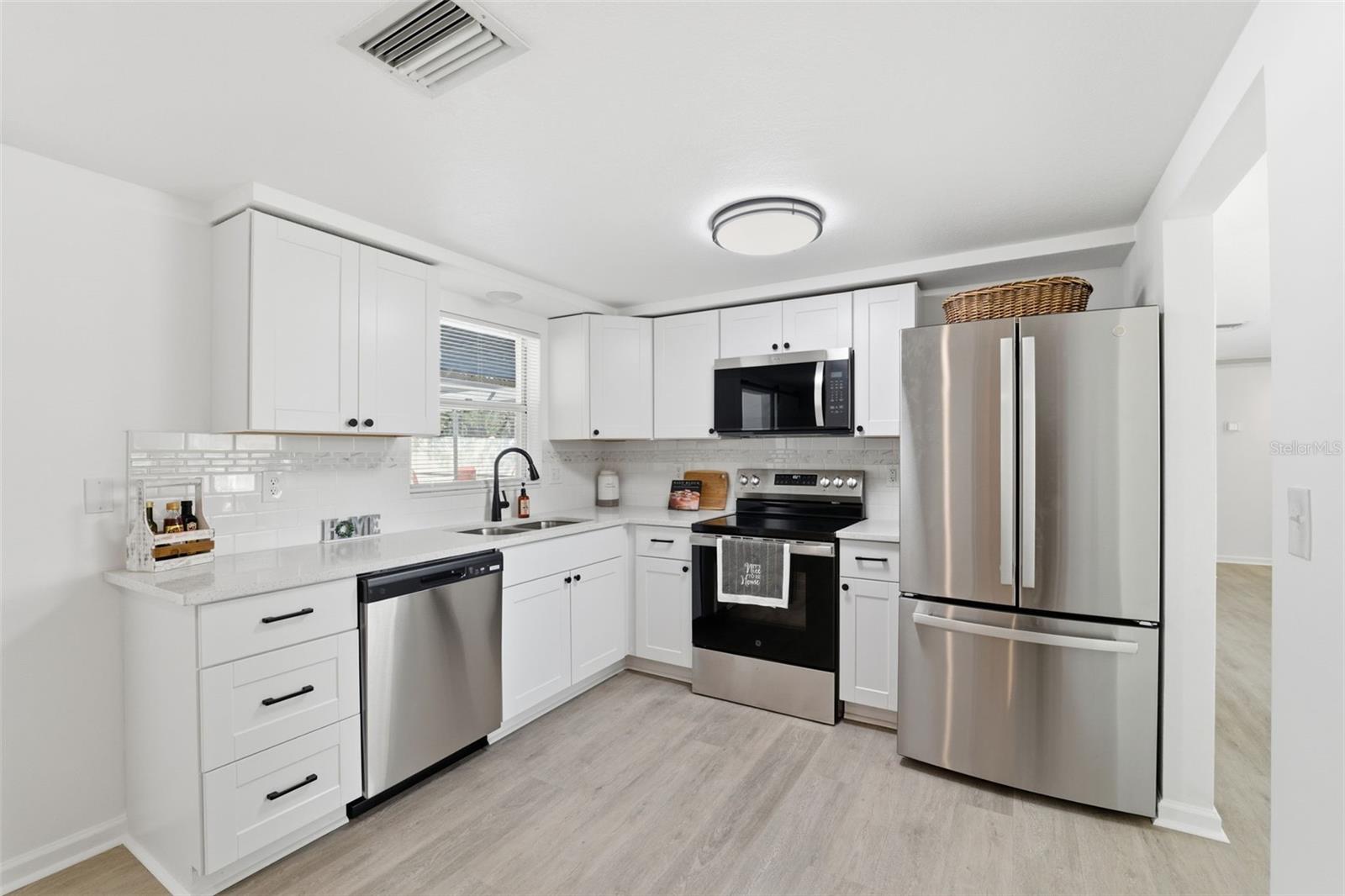 ALOHA GARDENS - Residential