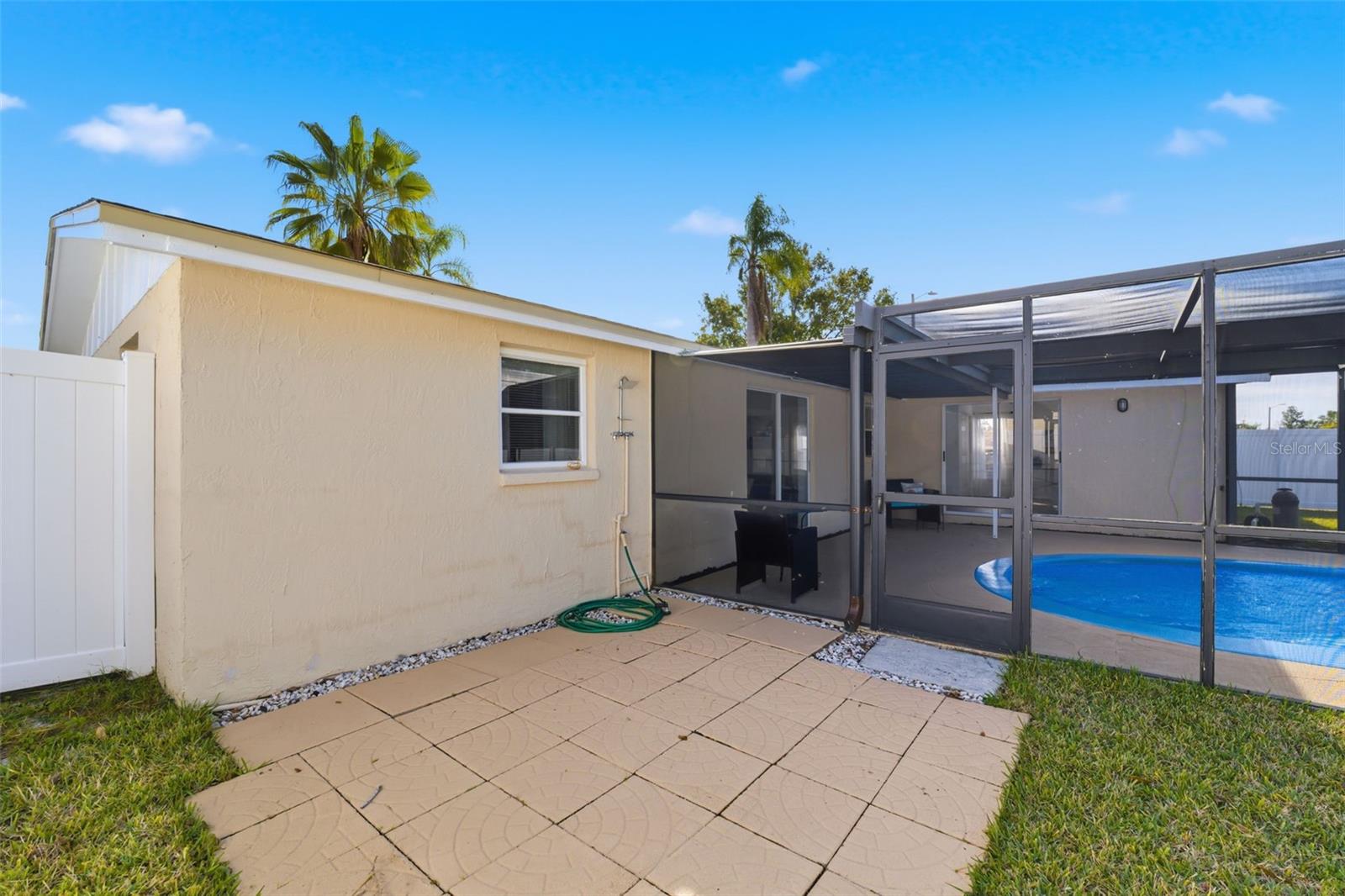 ALOHA GARDENS - Residential