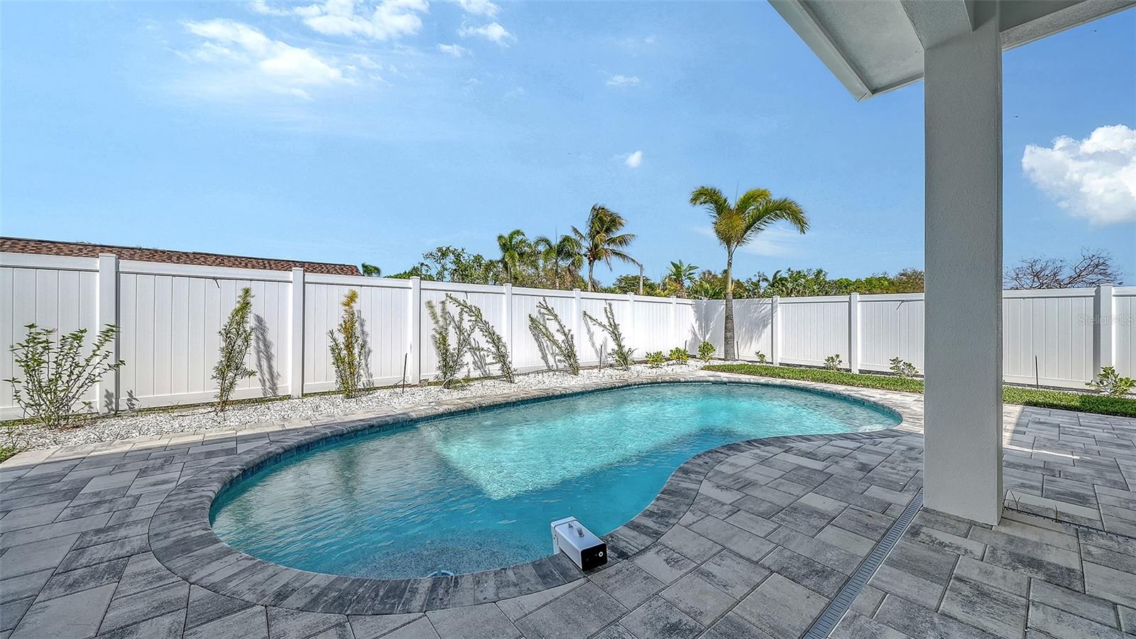 PALMA SOLA GRANDE - Residential