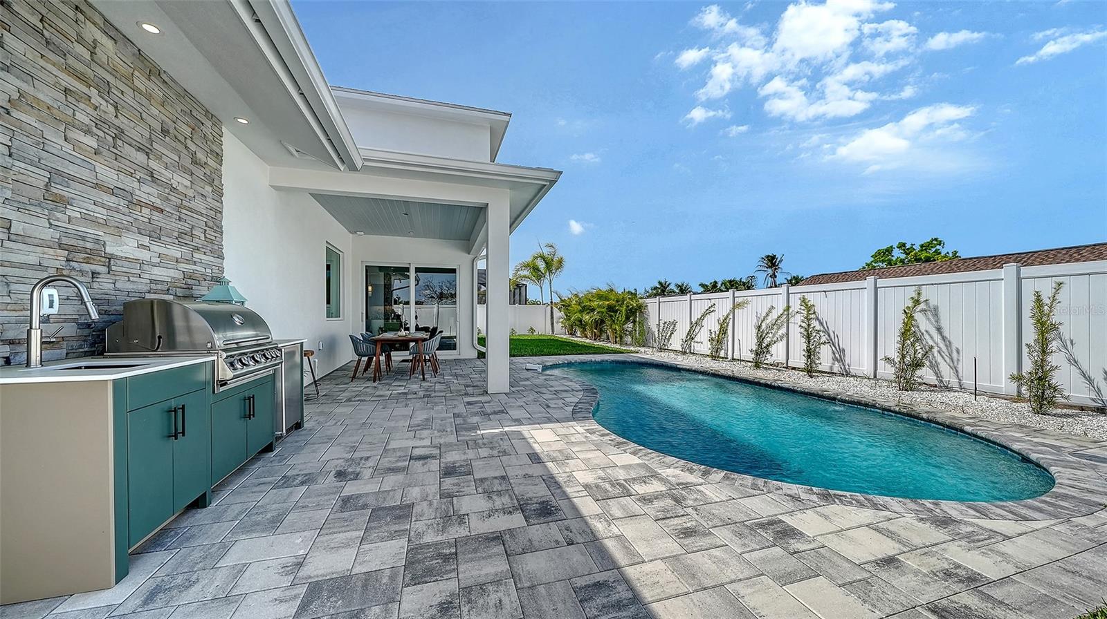 PALMA SOLA GRANDE - Residential