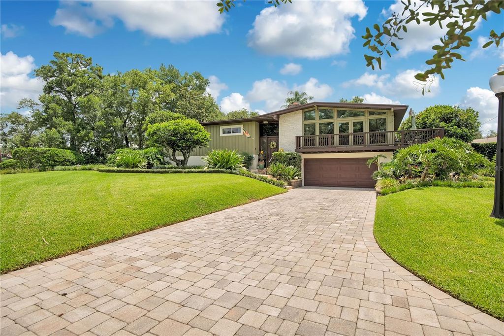 Photo of 800 Gatlin Avenue, Orlando, FL 32806 (MLS # O6424221)