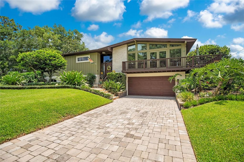 Photo of 800 Gatlin Avenue, Orlando, FL 32806 (MLS # O6424221)