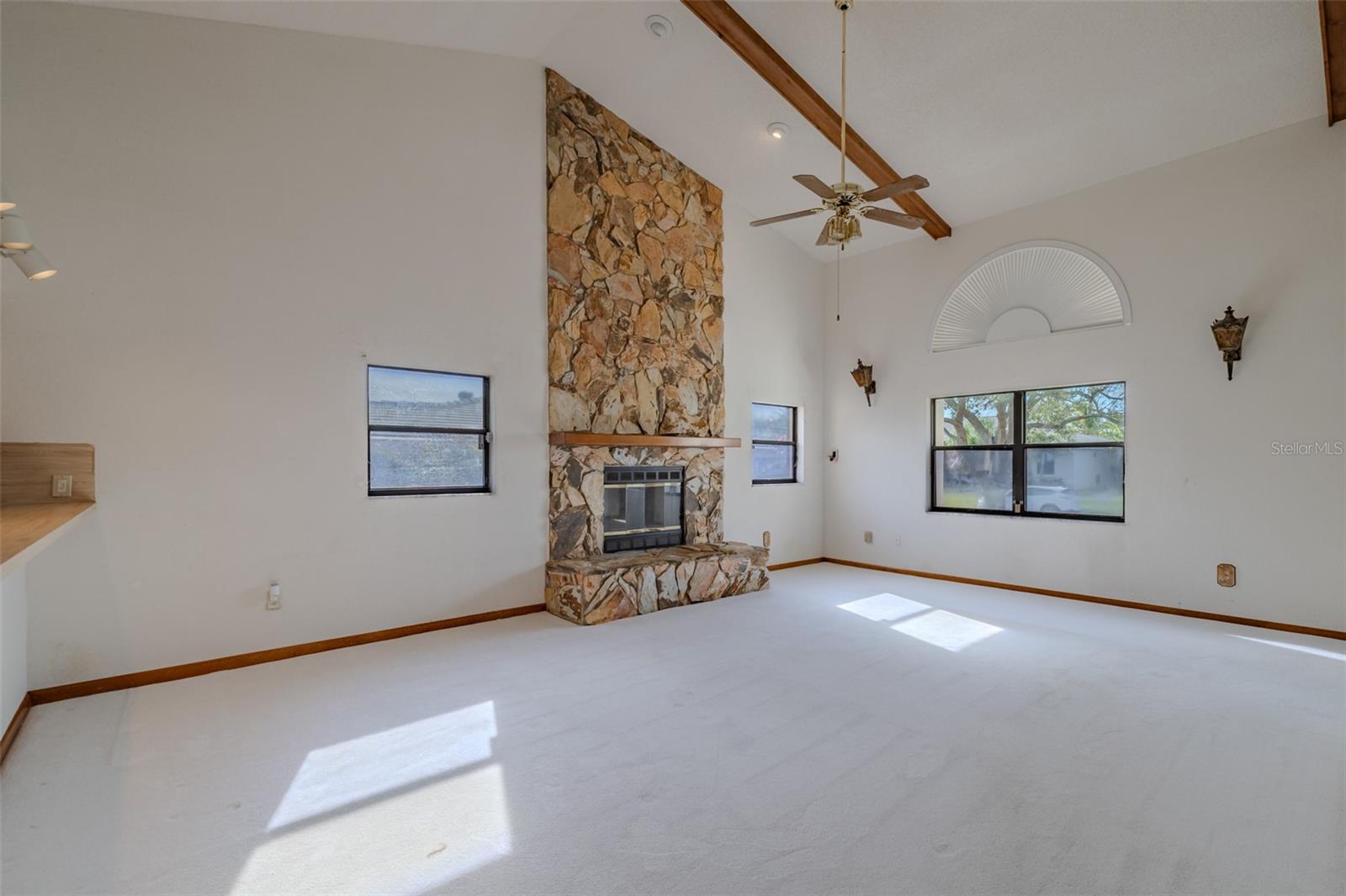 TIERRA VERDE - Residential