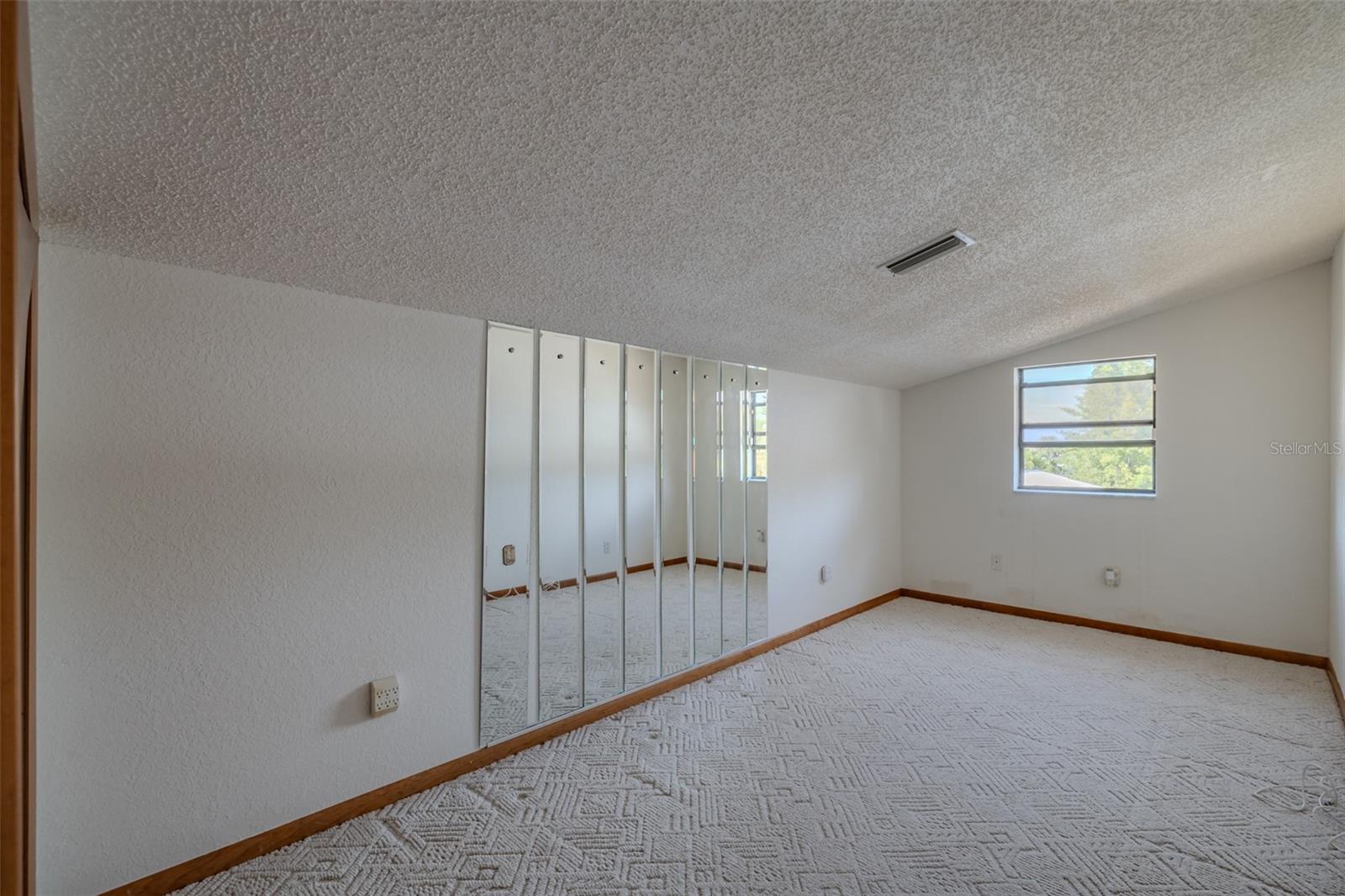 TIERRA VERDE - Residential