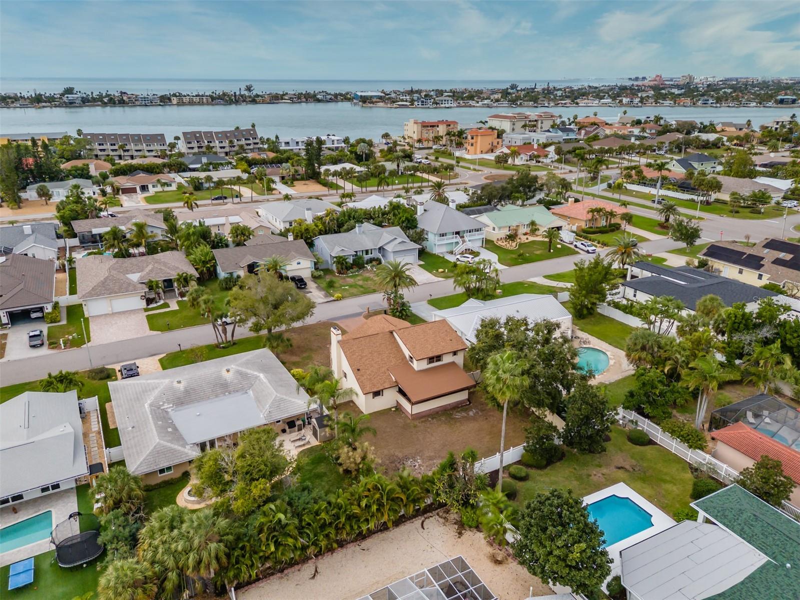 TIERRA VERDE - Residential