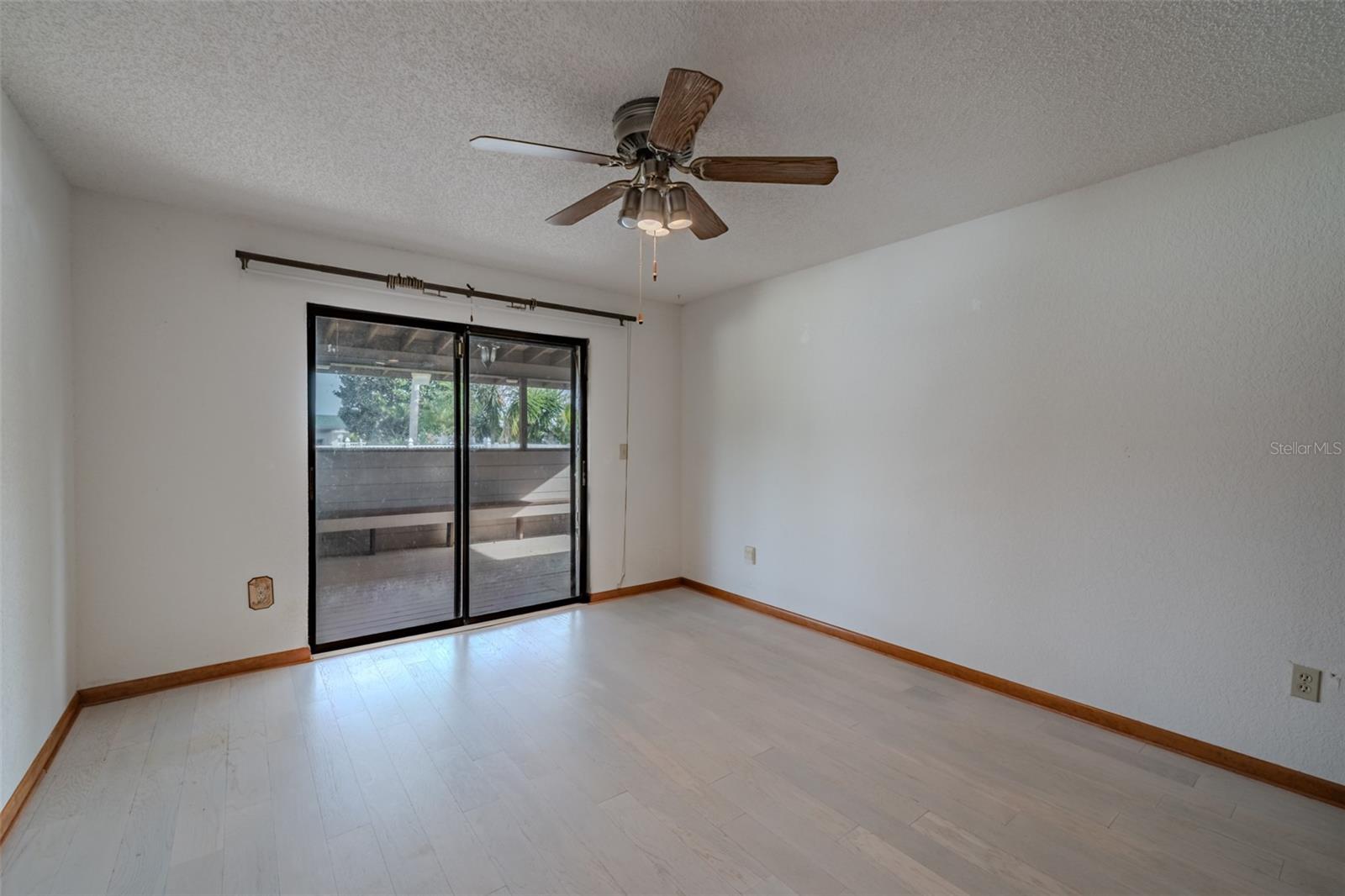 TIERRA VERDE - Residential