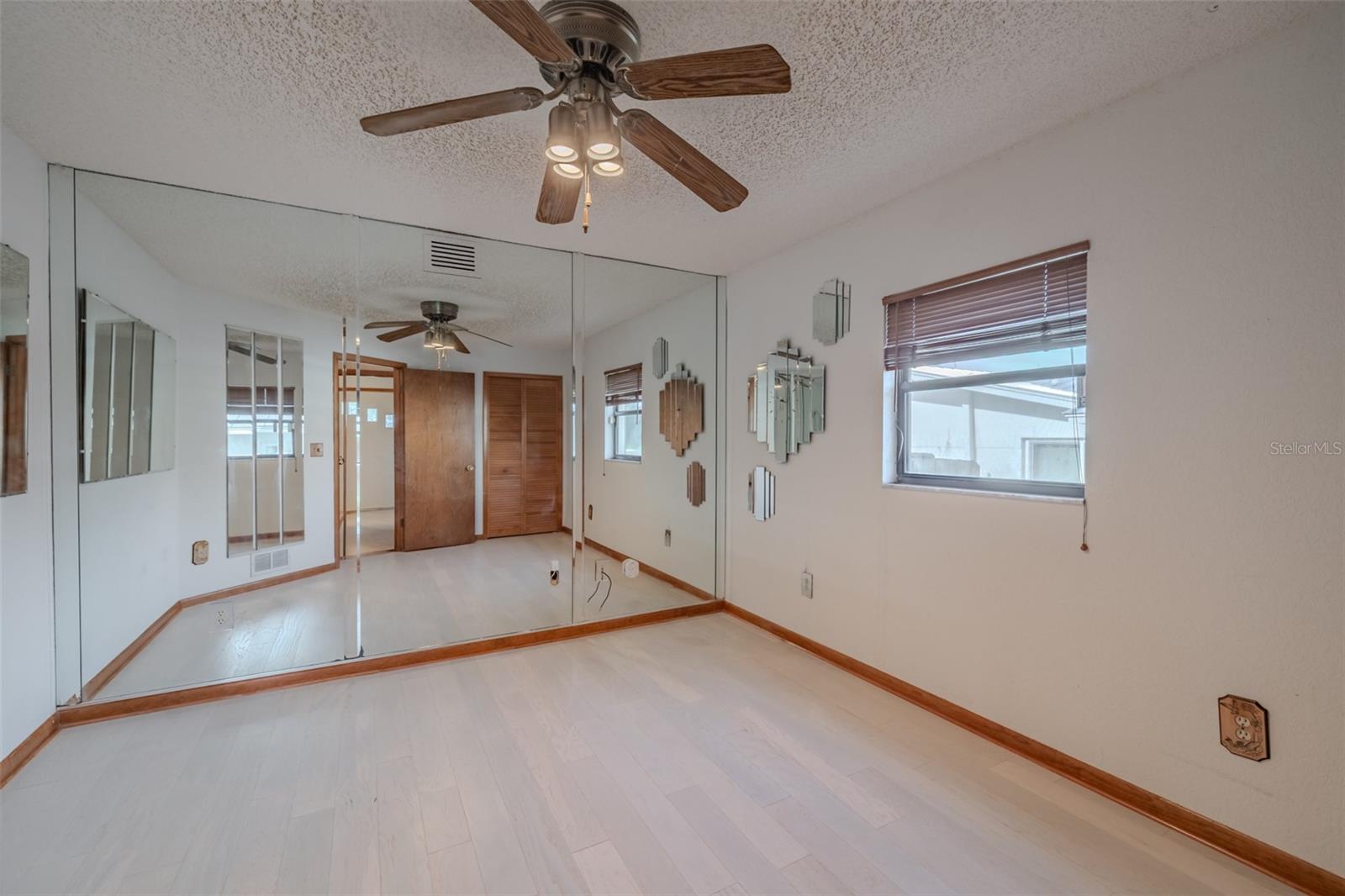 TIERRA VERDE - Residential