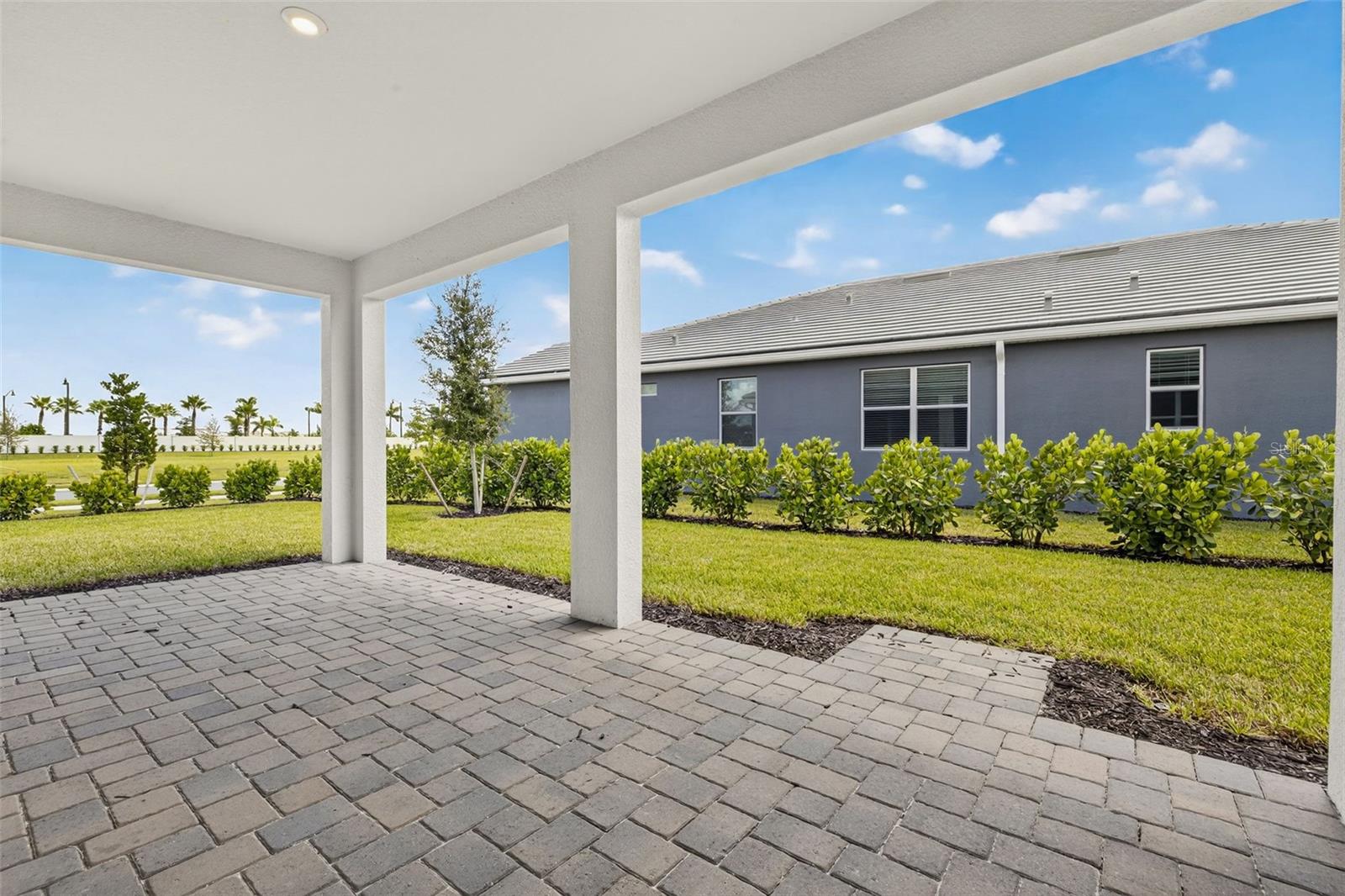 SUNSTONE LAKESIDE AT WELLEN PARK - Residential