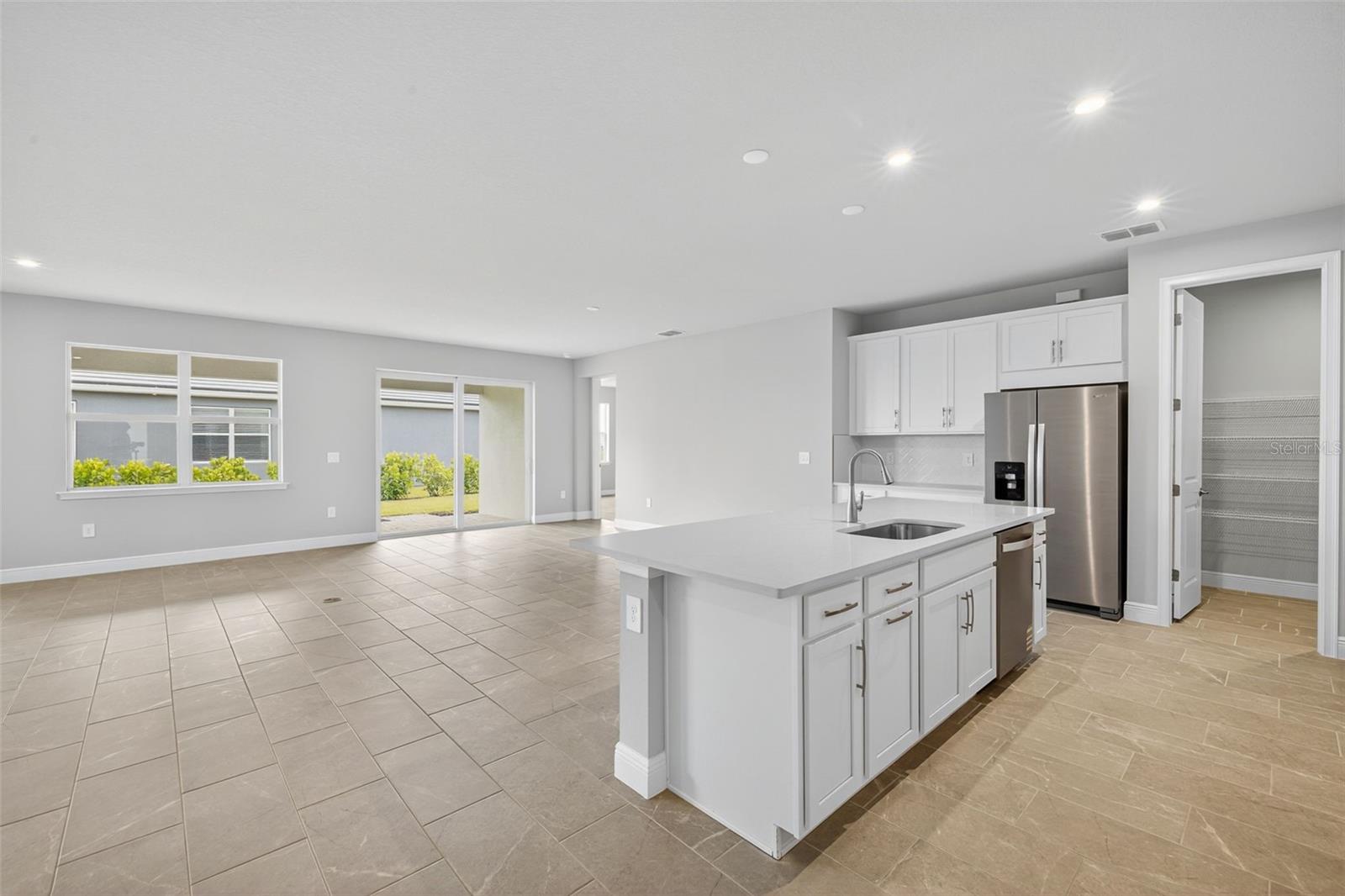 SUNSTONE LAKESIDE AT WELLEN PARK - Residential