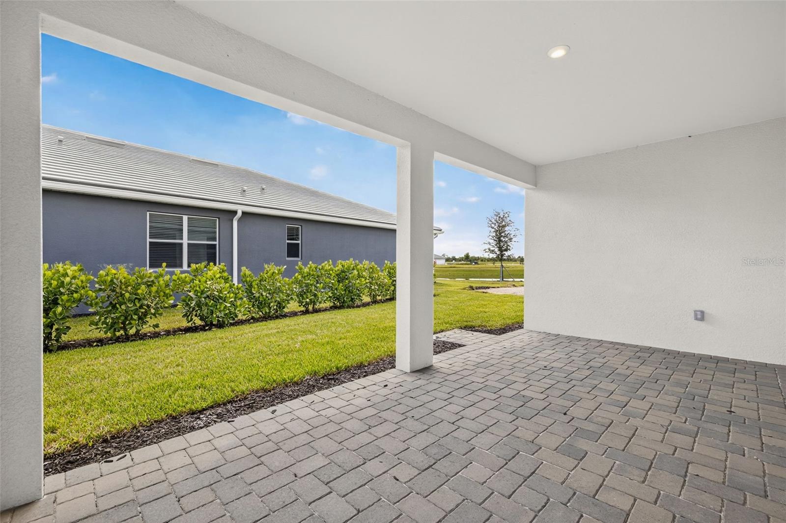 SUNSTONE LAKESIDE AT WELLEN PARK - Residential