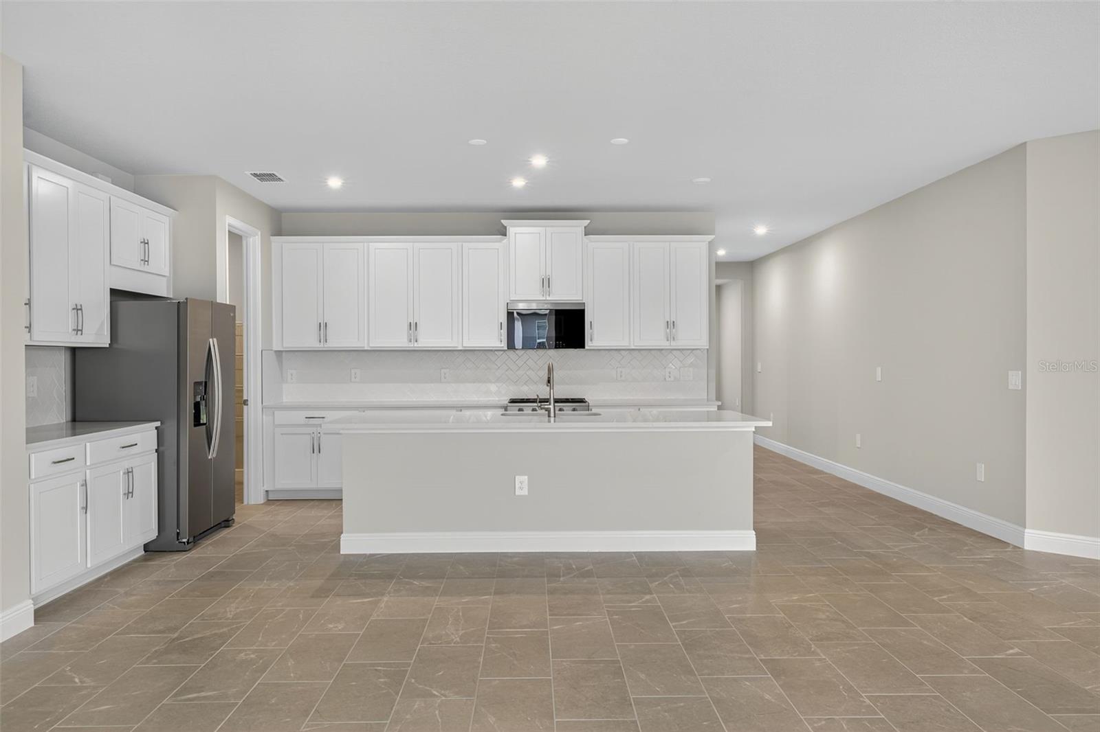 SUNSTONE LAKESIDE AT WELLEN PARK - Residential