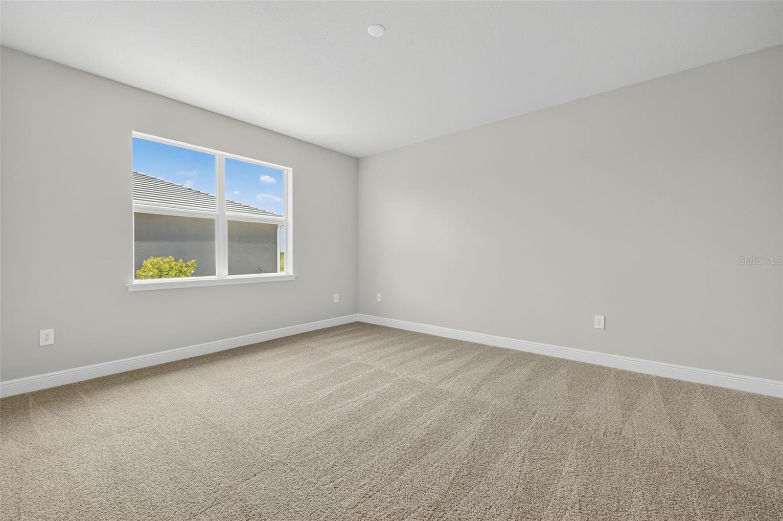 SUNSTONE LAKESIDE AT WELLEN PARK - Residential