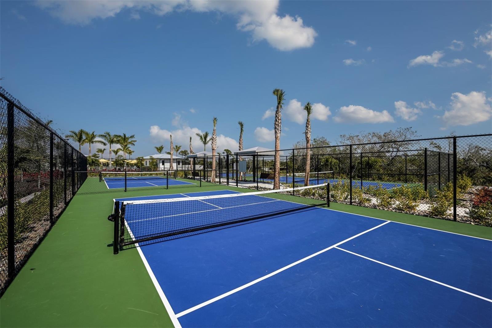 SUNSTONE LAKESIDE AT WELLEN PARK - Residential
