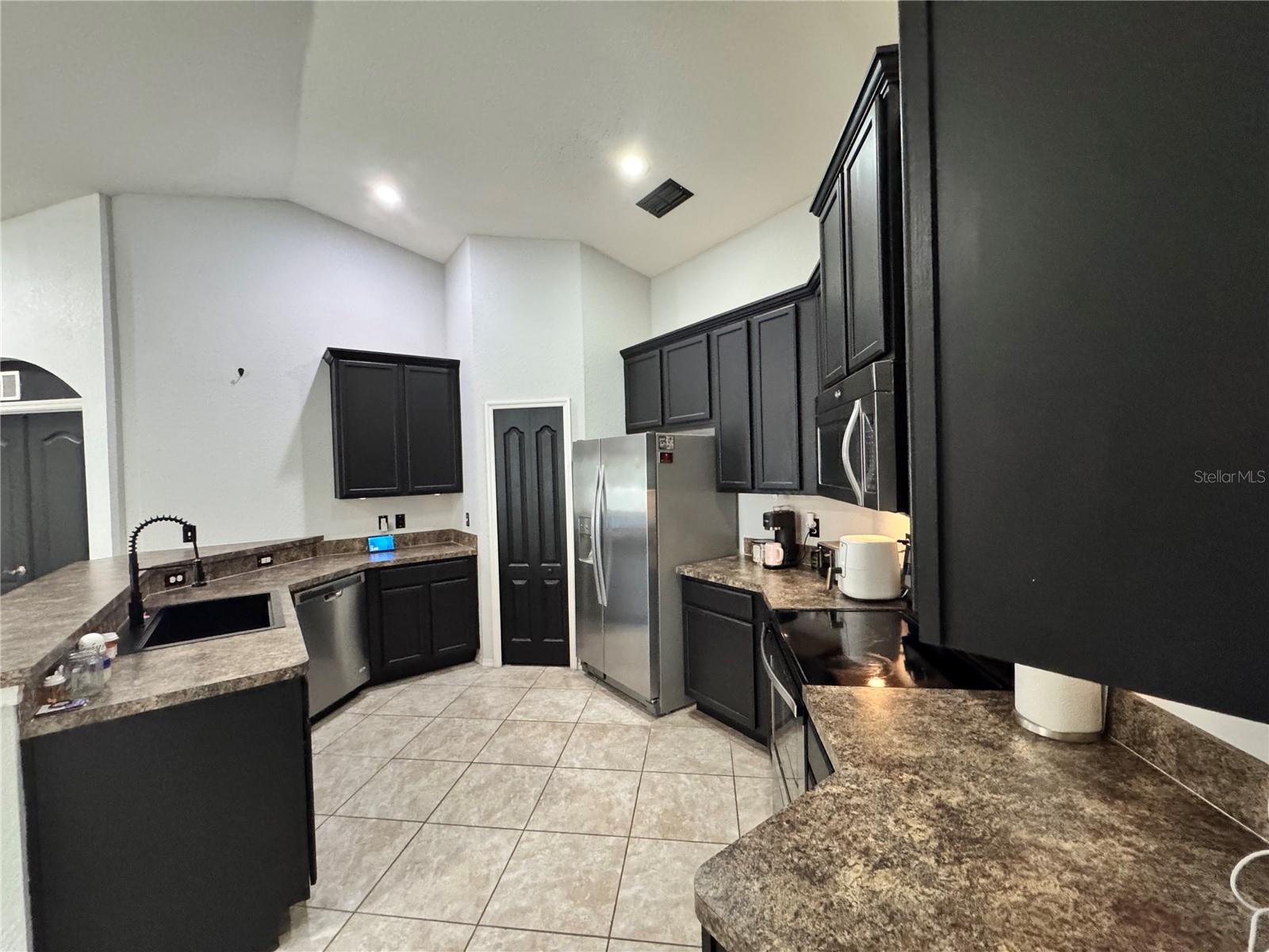 LAKERIDGE ESTATES - Residential