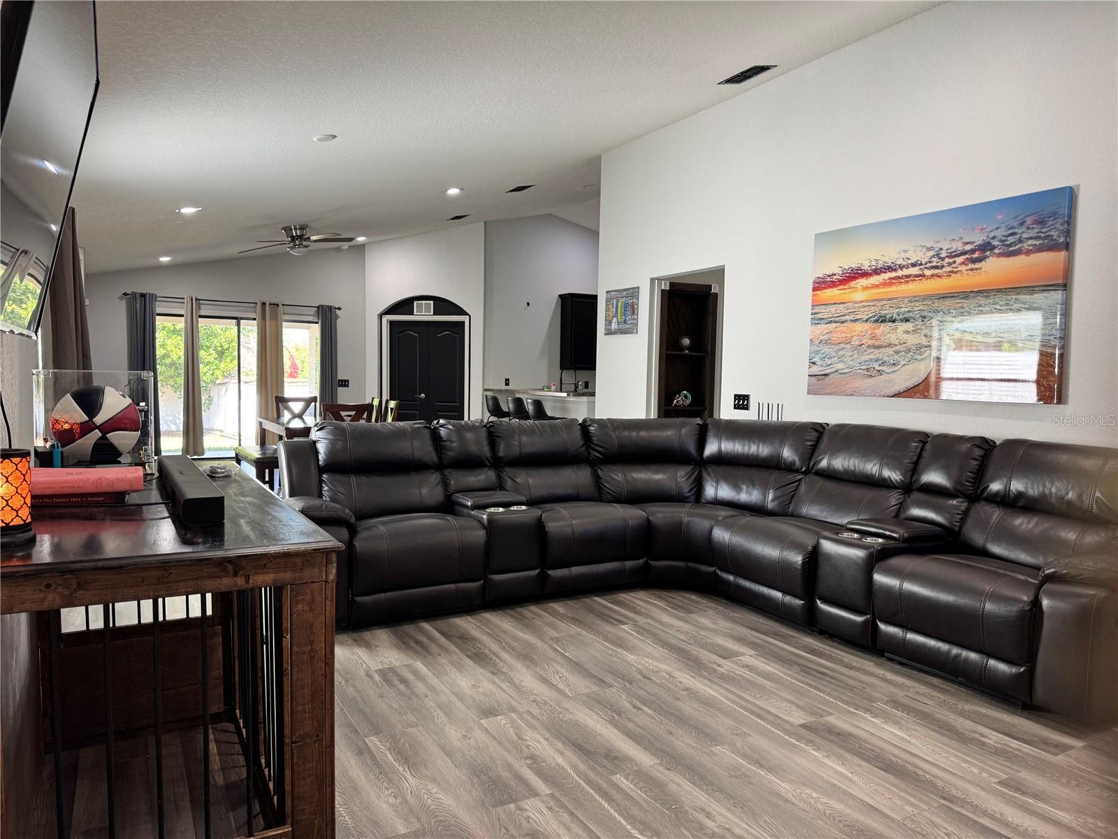 LAKERIDGE ESTATES - Residential