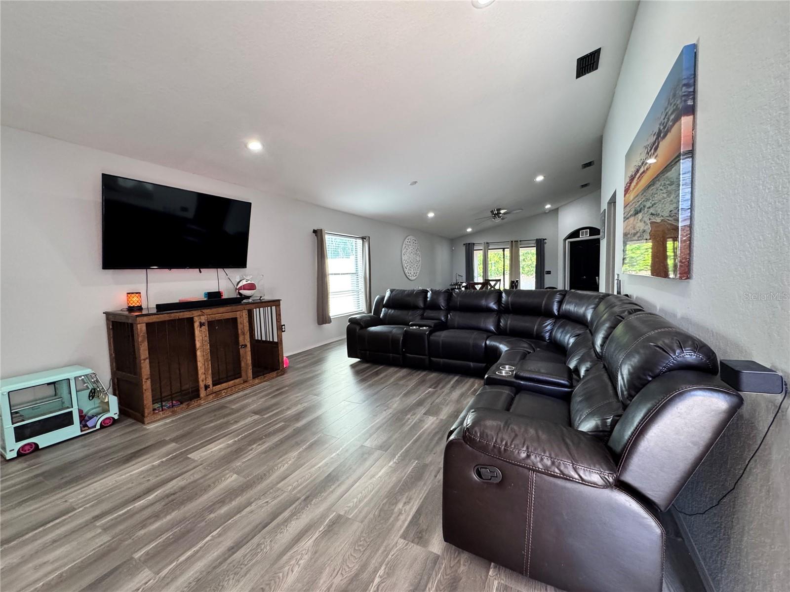 LAKERIDGE ESTATES - Residential